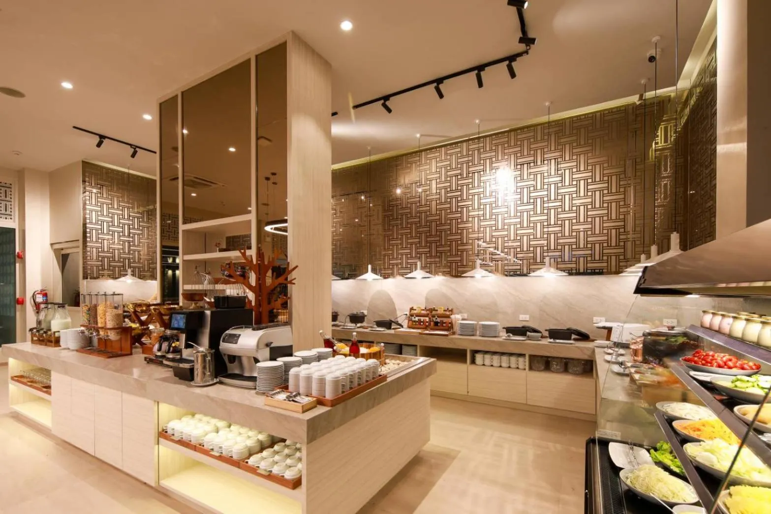 Restaurant/places to eat in Lalynn Resort & Villas, Phuket