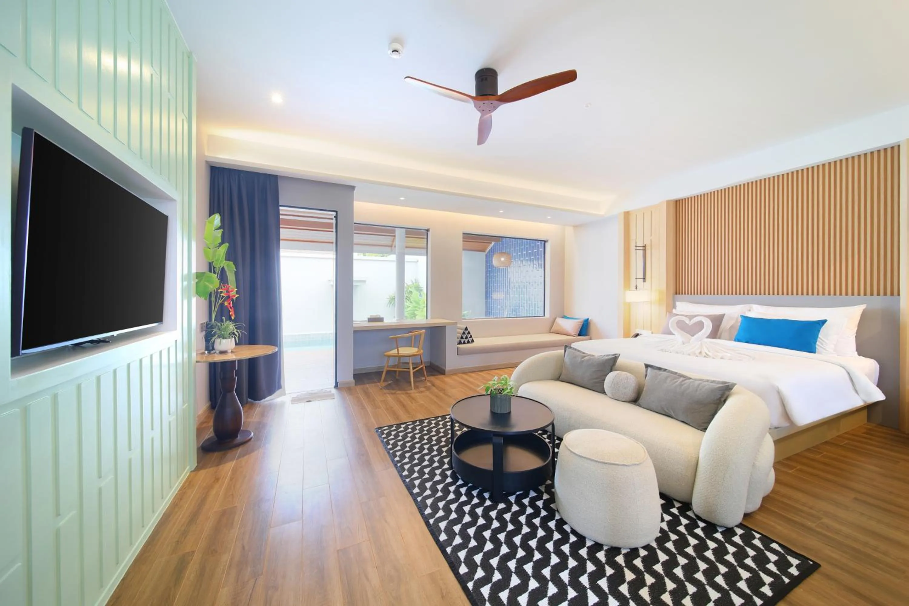 Photo of the whole room, Bed in Lalynn Resort & Villas, Phuket