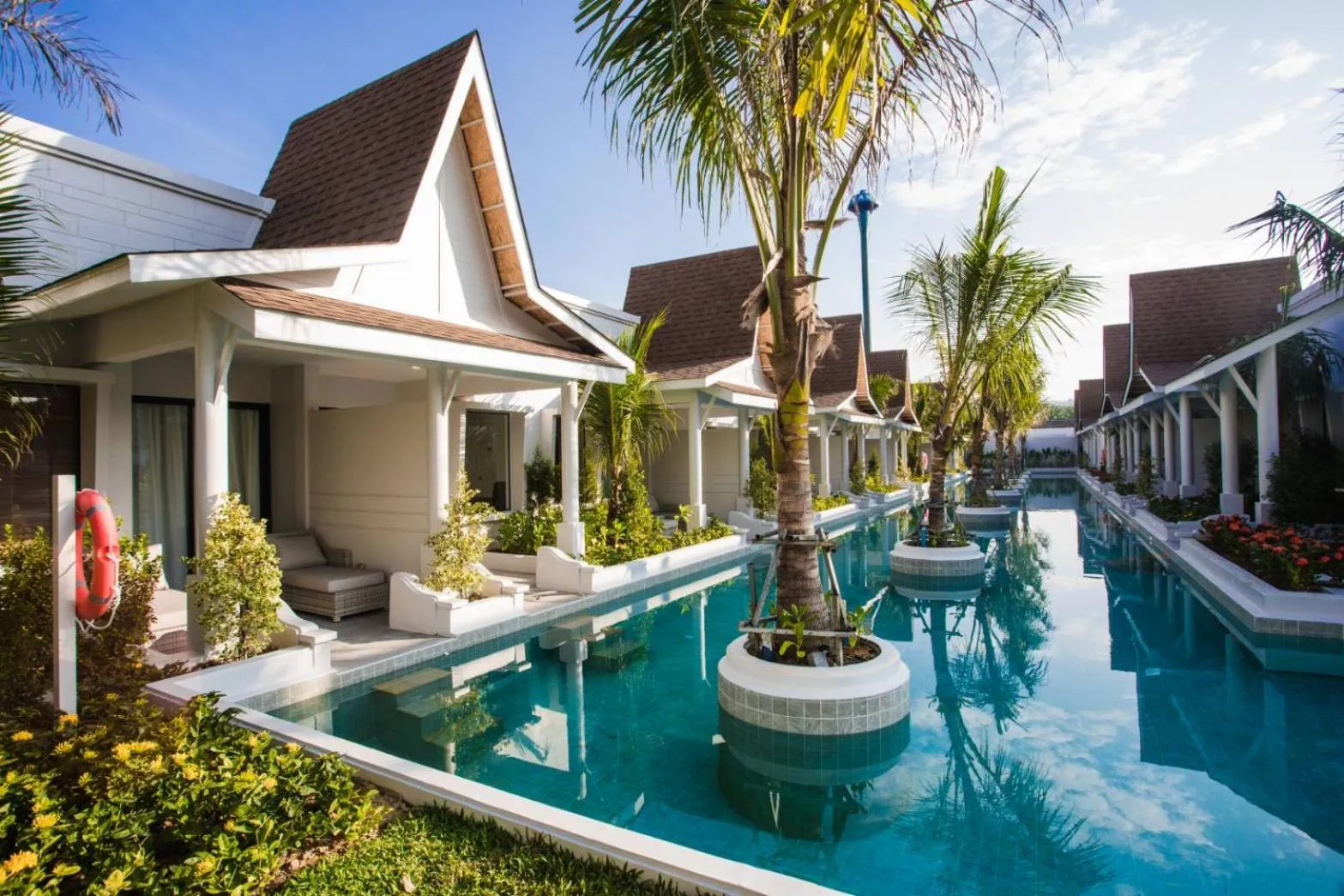 Swimming pool in Lalynn Resort & Villas, Phuket