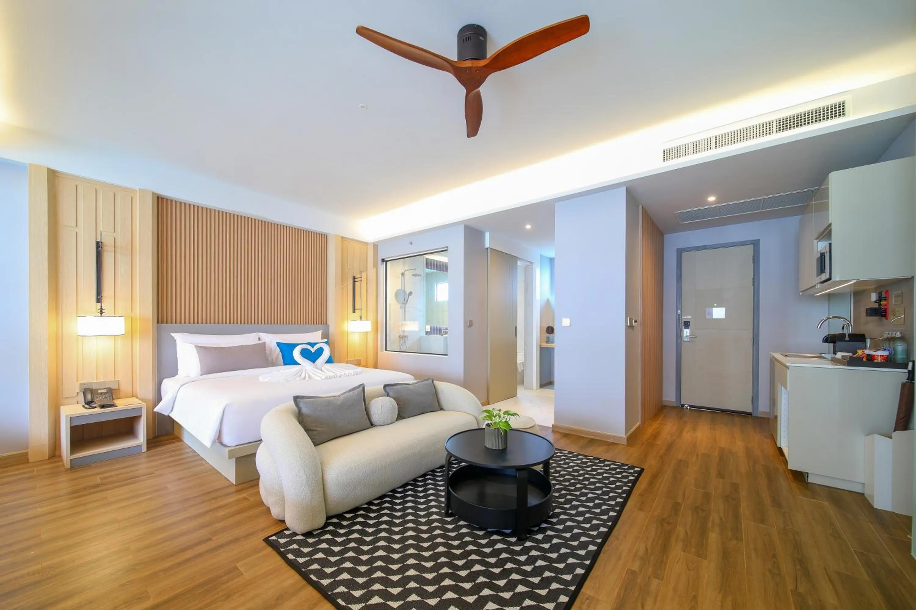 Photo of the whole room, Bed in Lalynn Resort & Villas, Phuket