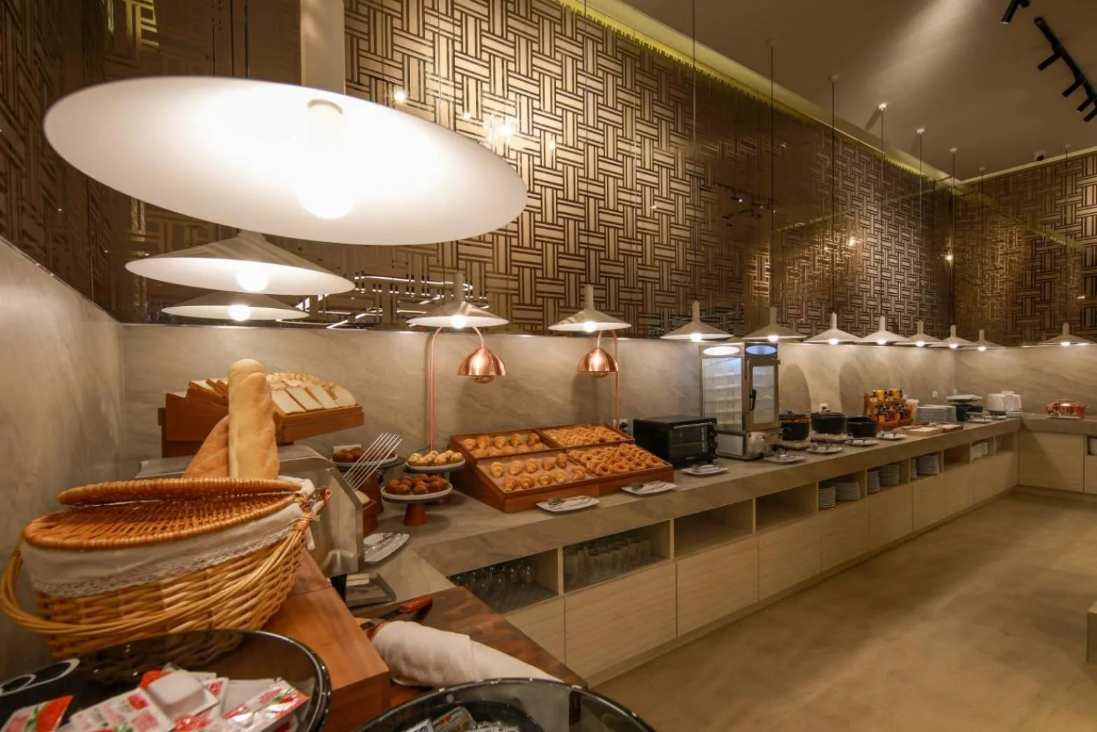 Restaurant/places to eat in Lalynn Resort & Villas, Phuket