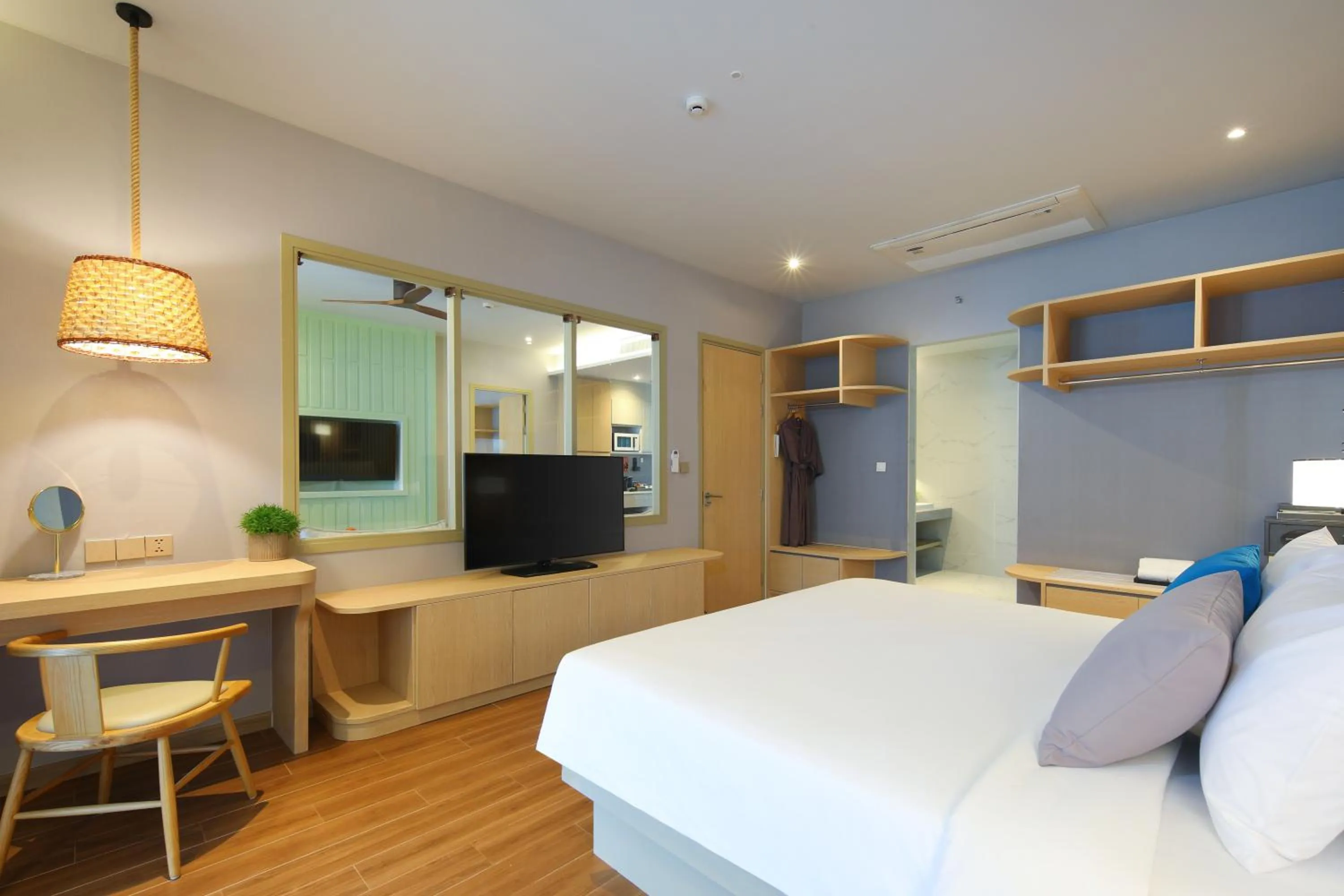 Bedroom, Bed in Lalynn Resort & Villas, Phuket