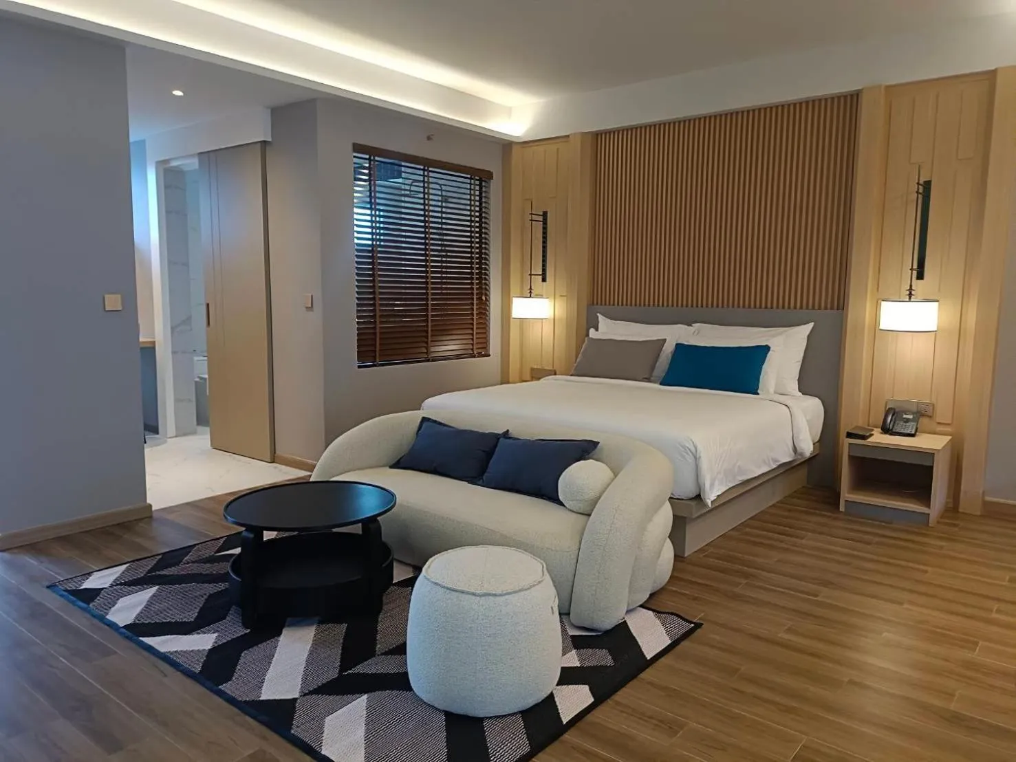 Bedroom, Bed in Lalynn Resort & Villas, Phuket