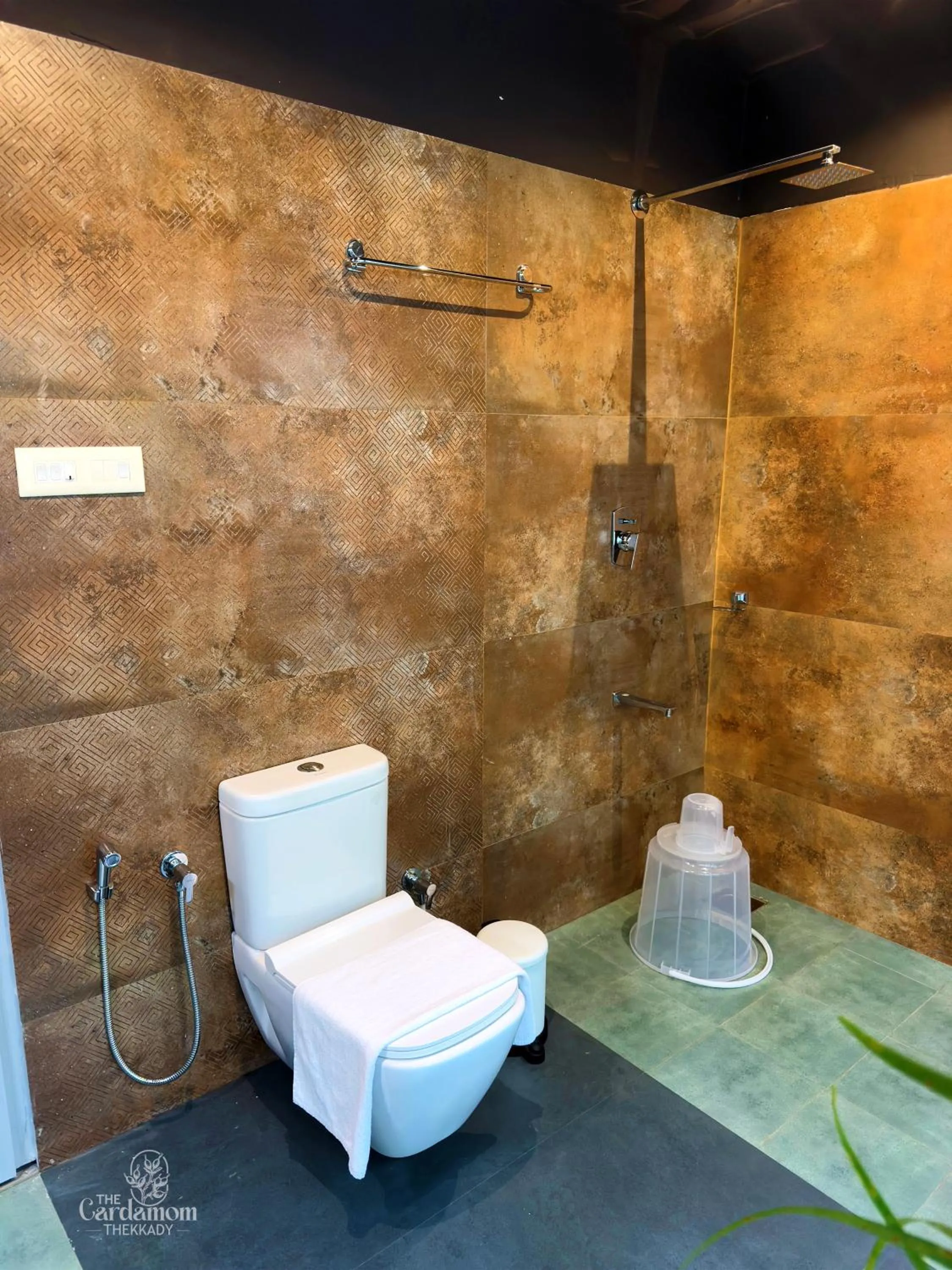 Toilet in Ela Luxury Stay