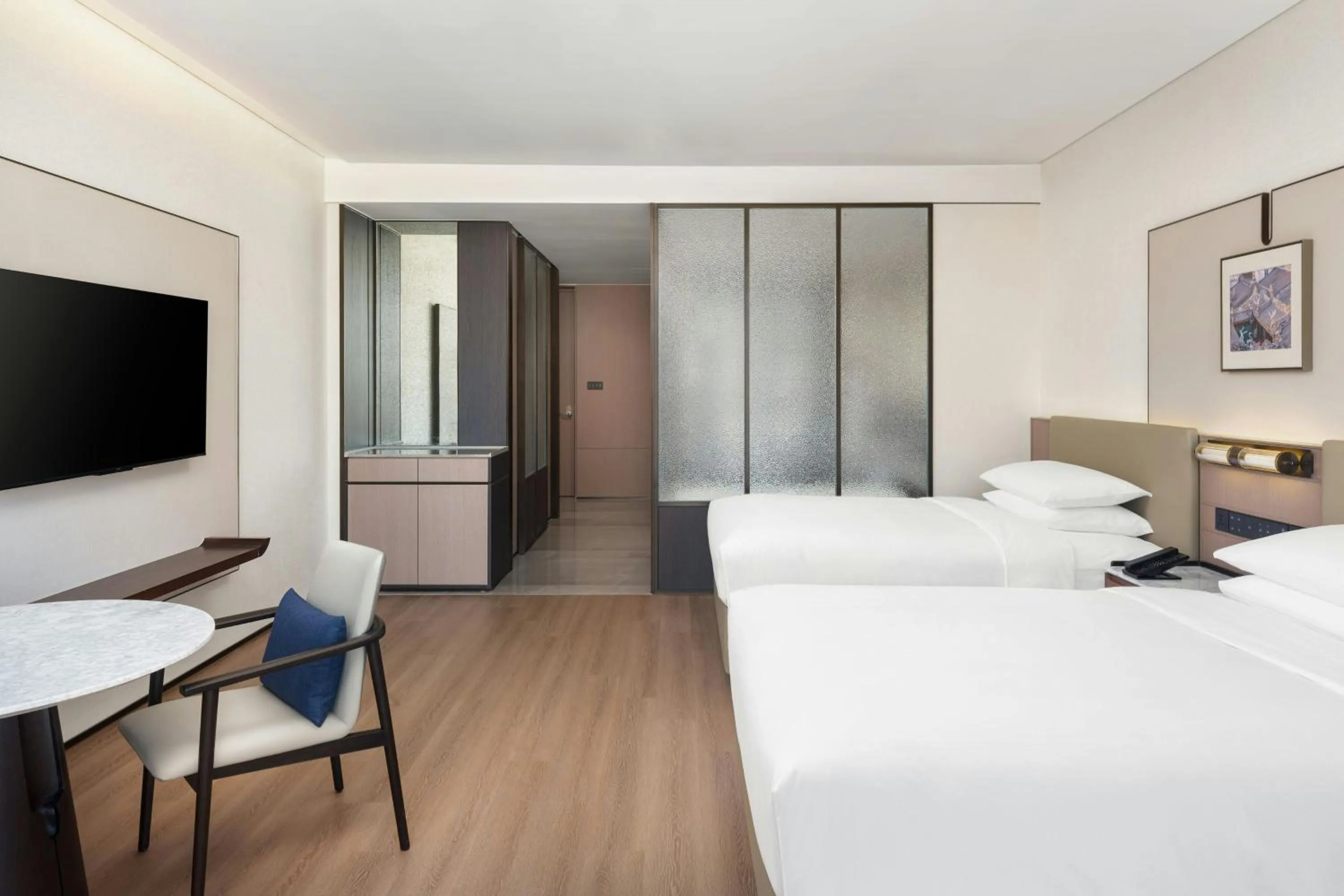 Photo of the whole room, Bed in Jieyang Marriott Hotel