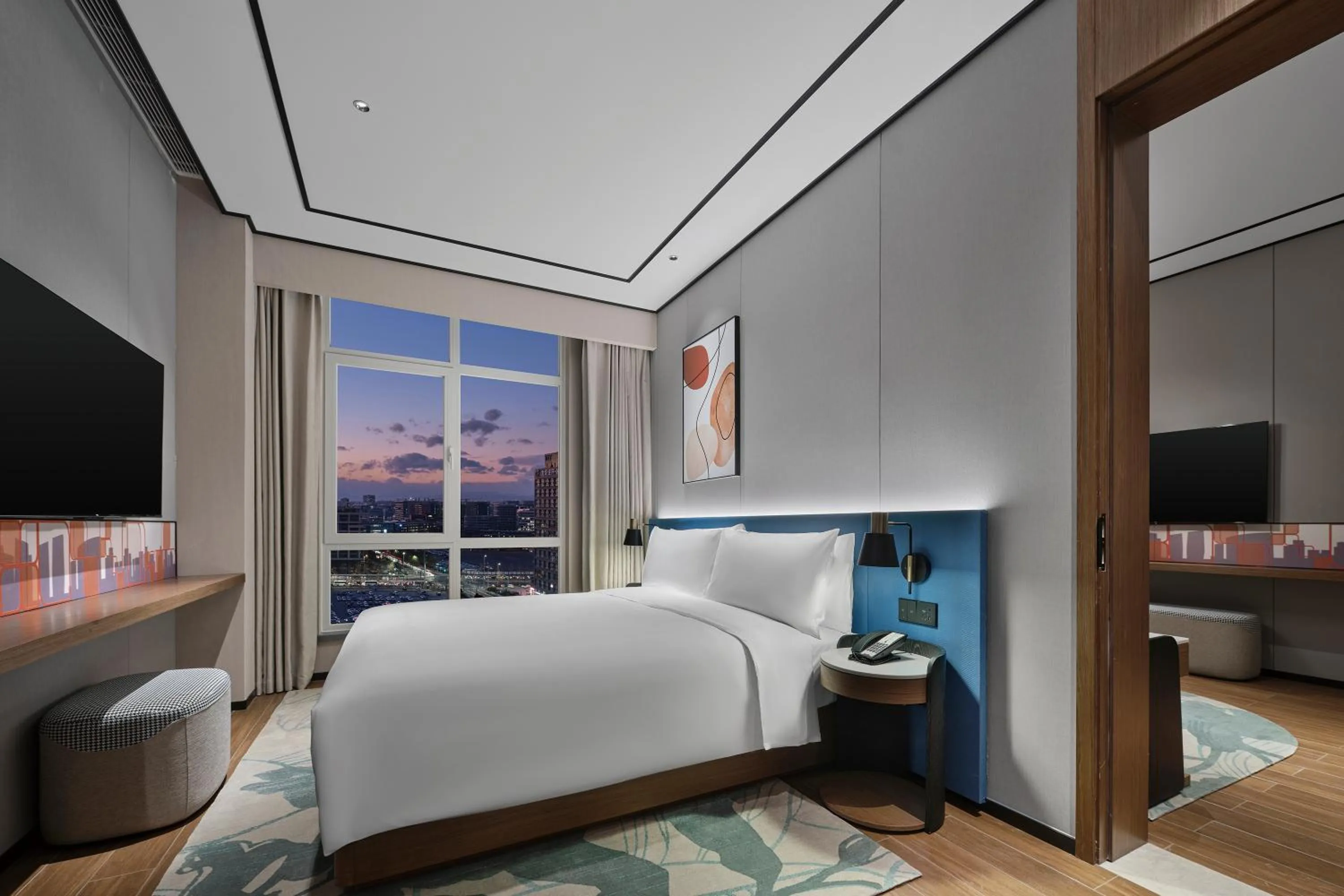 Photo of the whole room, Bed in Hilton Garden Inn Beijing Yizhuang