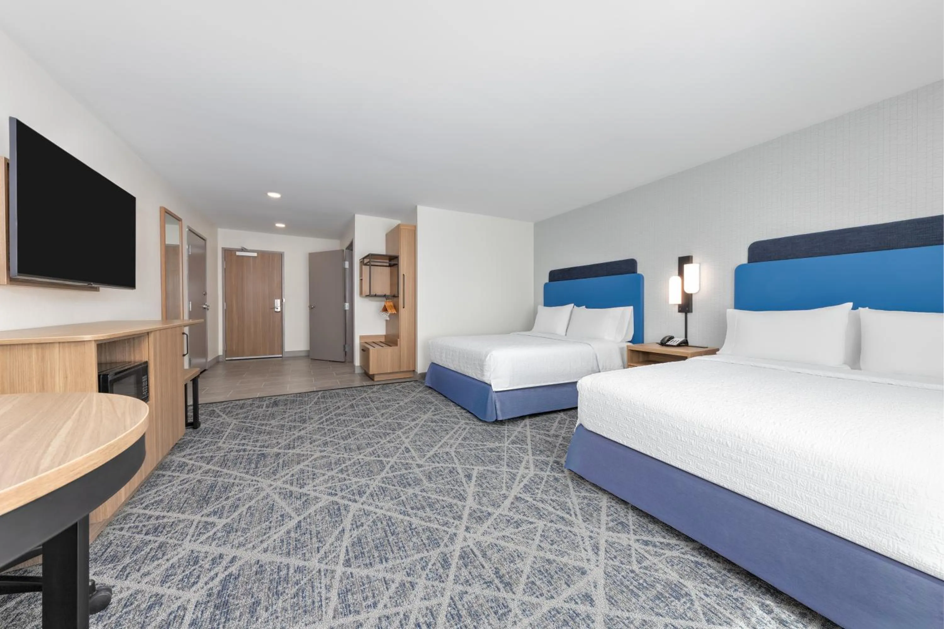 Bed in Hampton Inn & Suites by Hilton Little Rock Airport