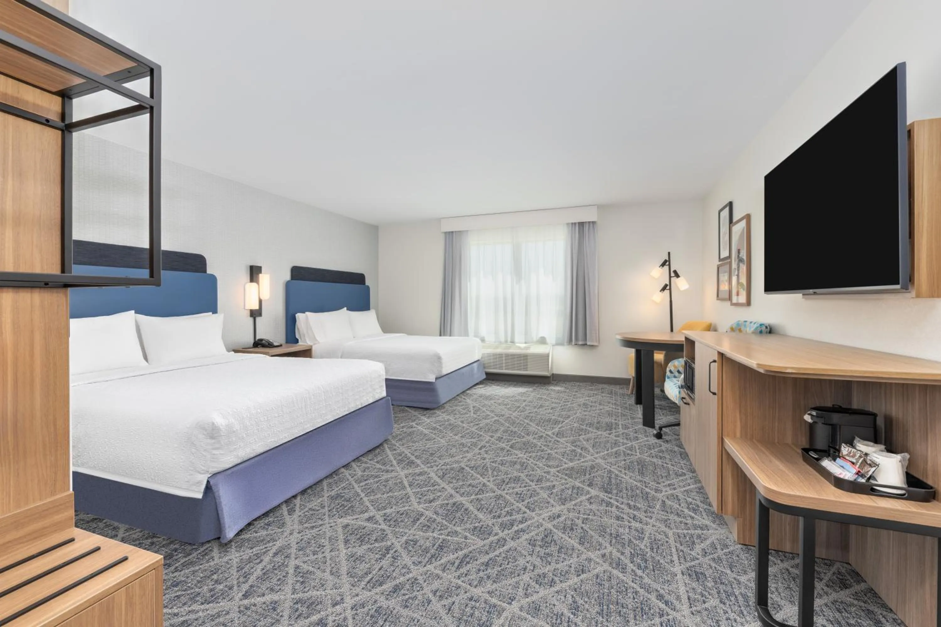 Bed in Hampton Inn & Suites by Hilton Little Rock Airport