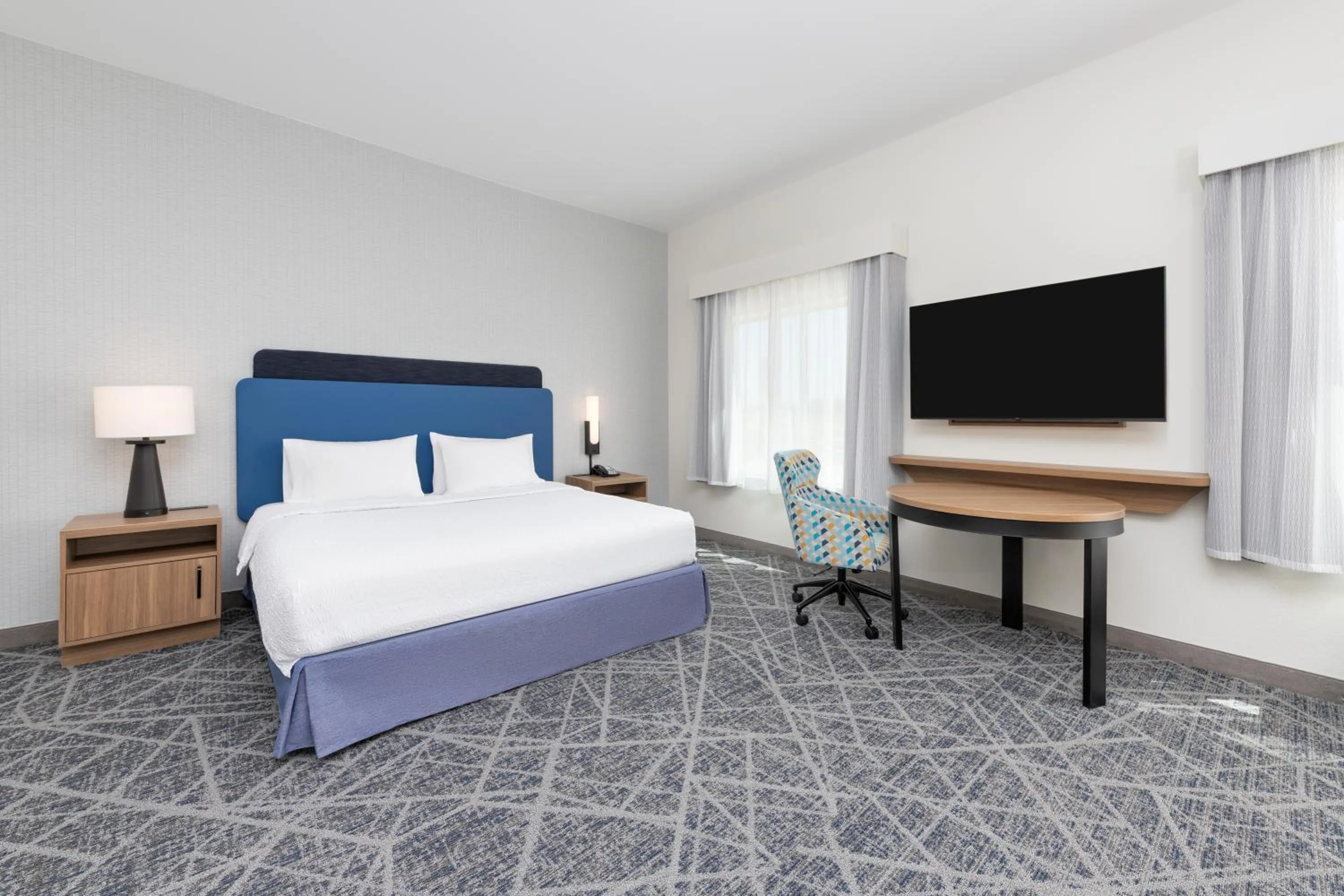 Bed in Hampton Inn & Suites by Hilton Little Rock Airport