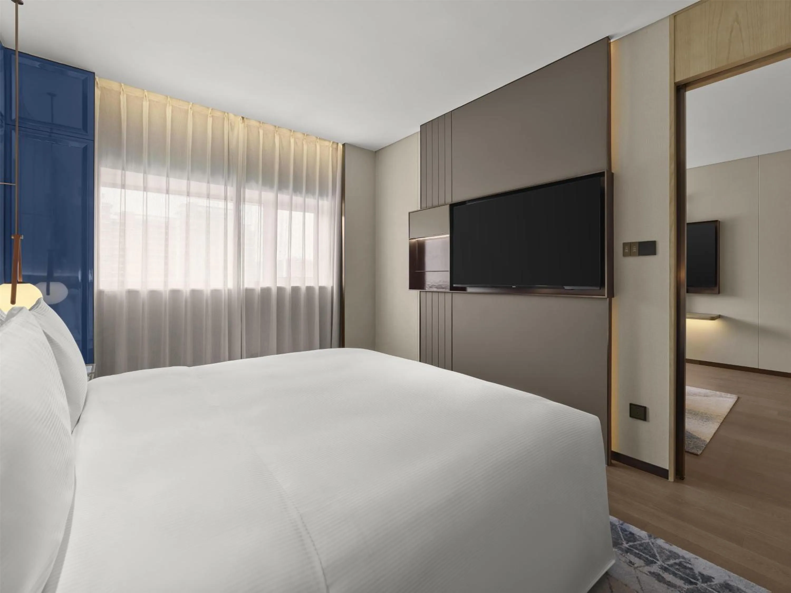 Bed in Hilton Shanghai Greater Hongqiao