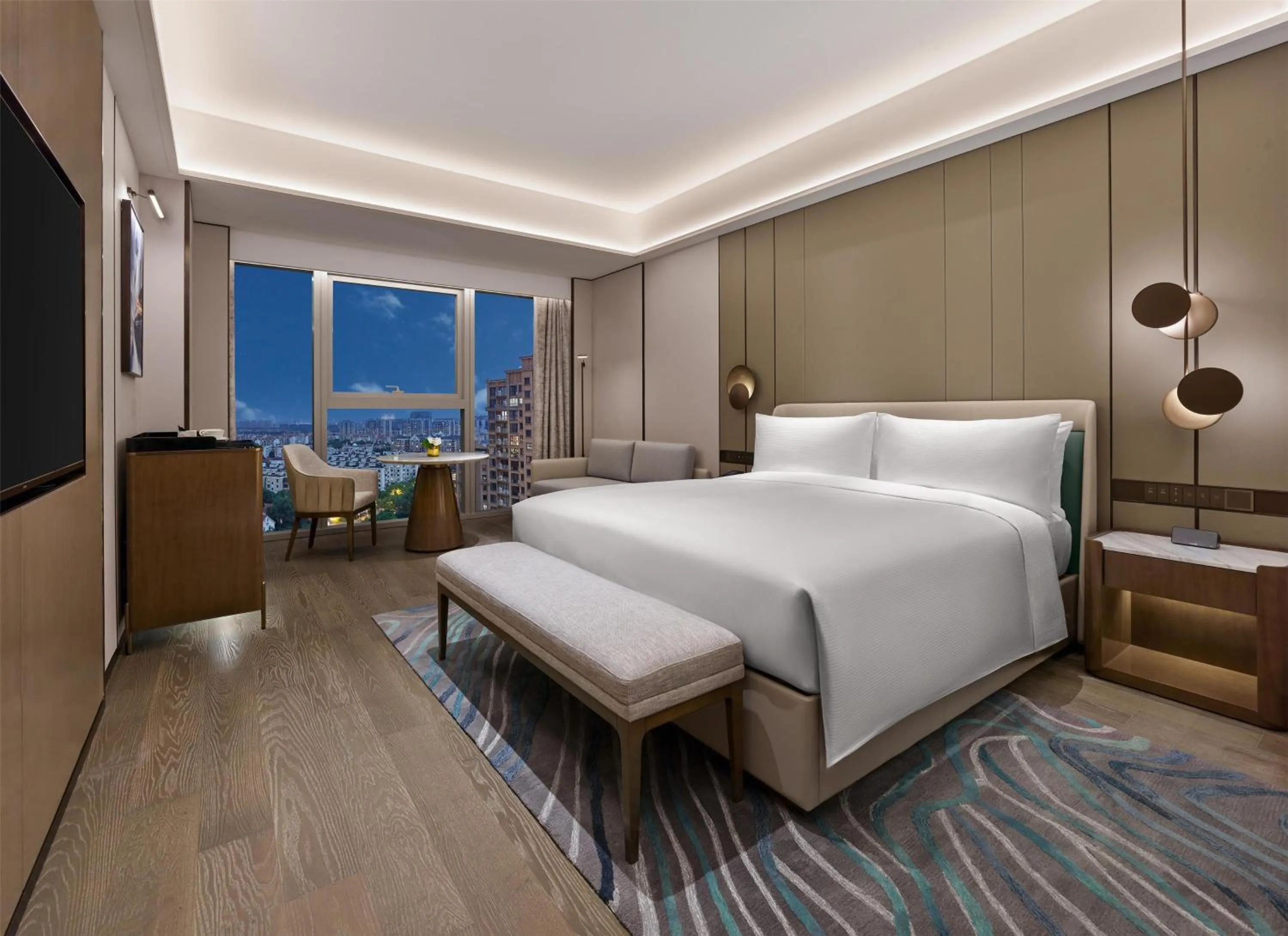 Bed in Hilton Shanghai Greater Hongqiao