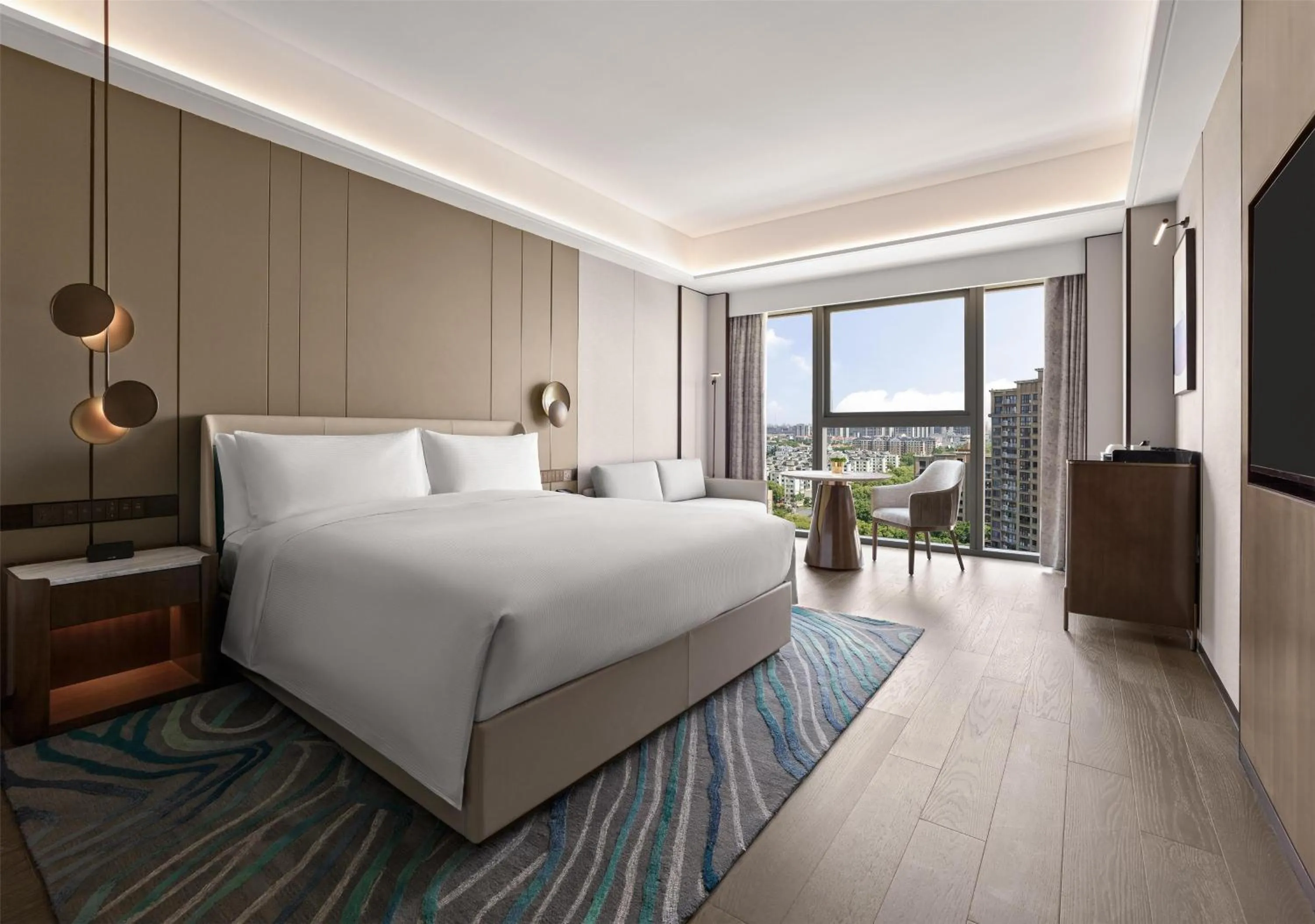 Bed in Hilton Shanghai Greater Hongqiao