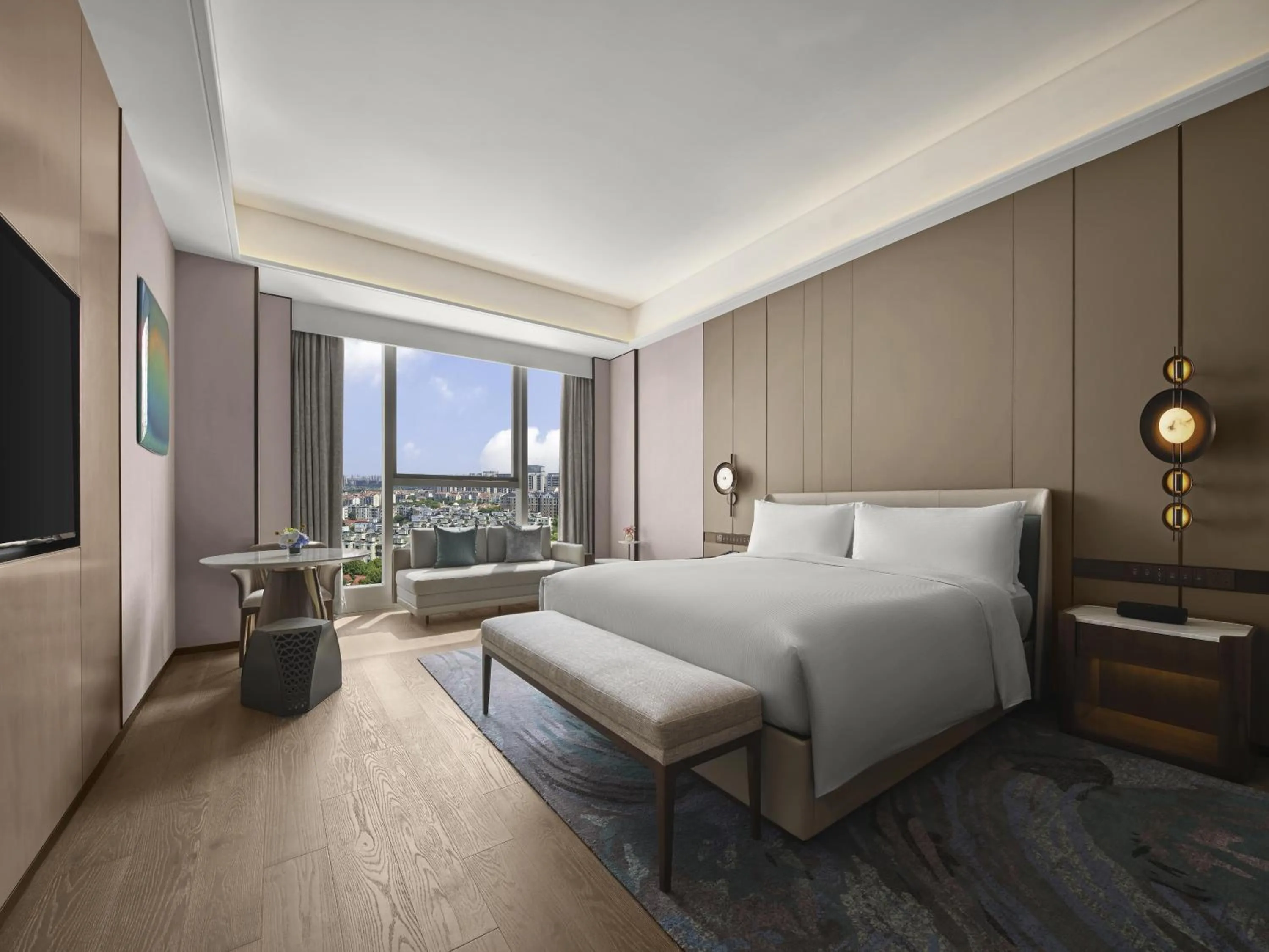 View (from property/room), Bed in Hilton Shanghai Greater Hongqiao