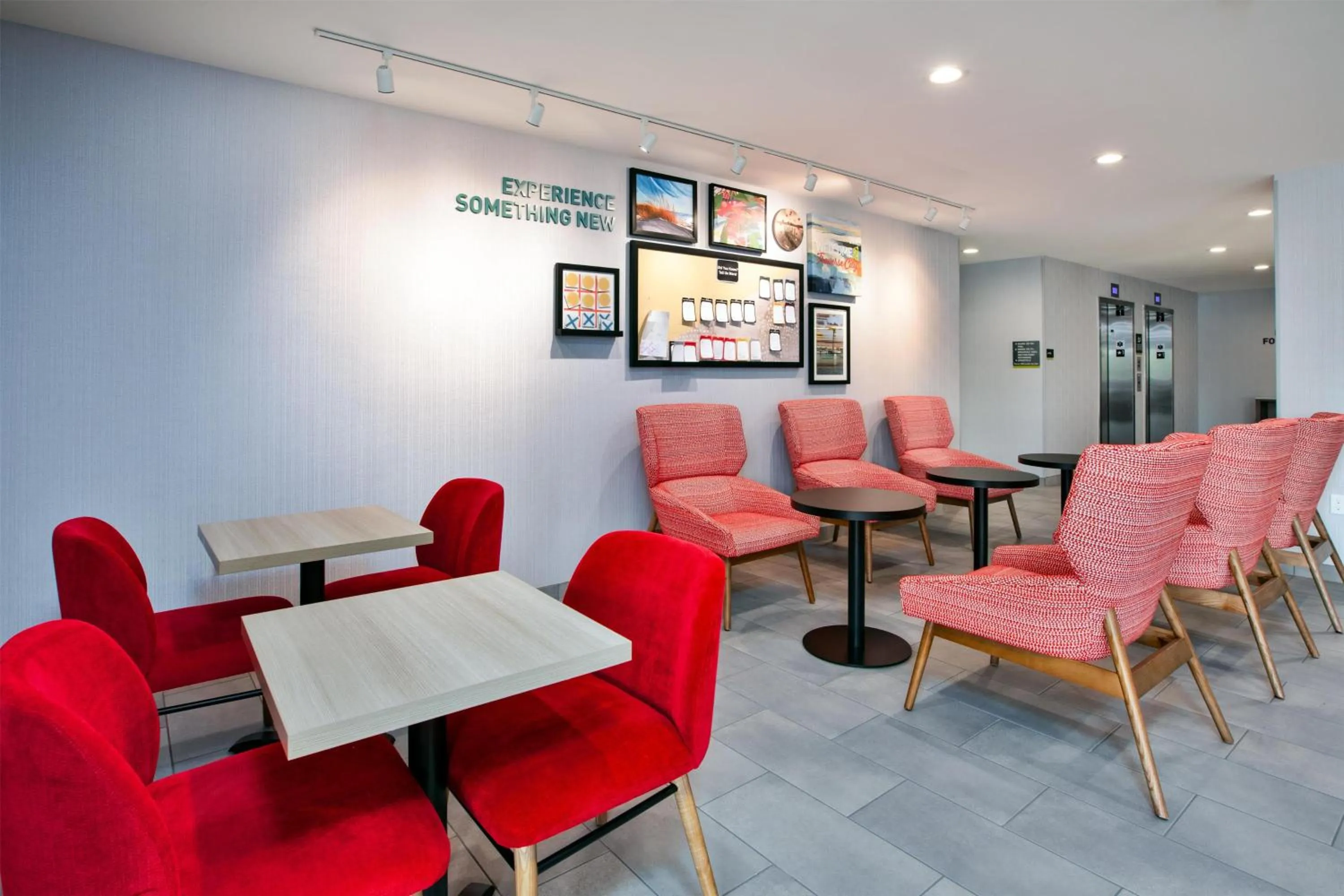 Lobby or reception in Home2 Suites By Hilton Traverse City