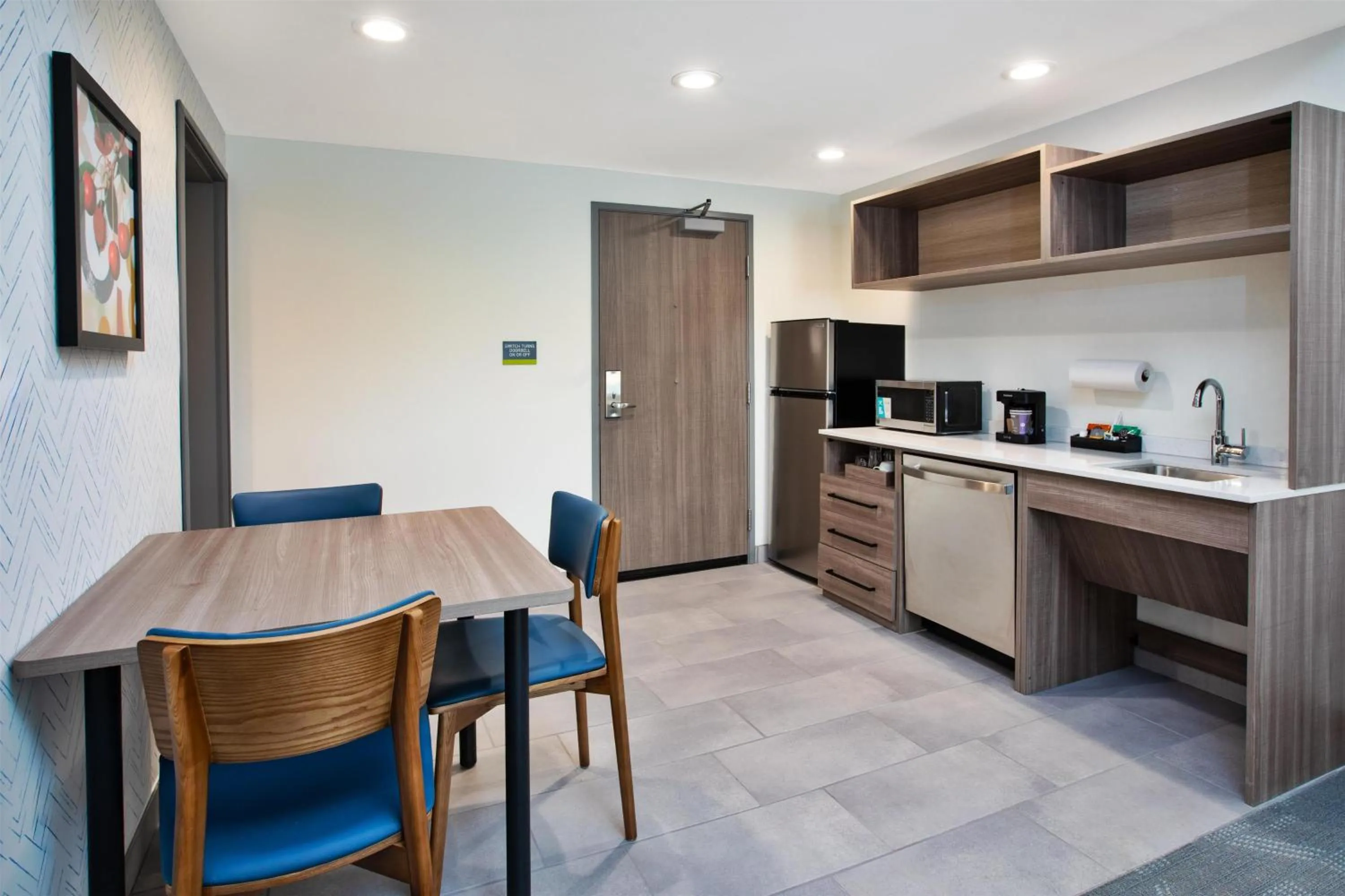 Kitchen or kitchenette in Home2 Suites By Hilton Traverse City