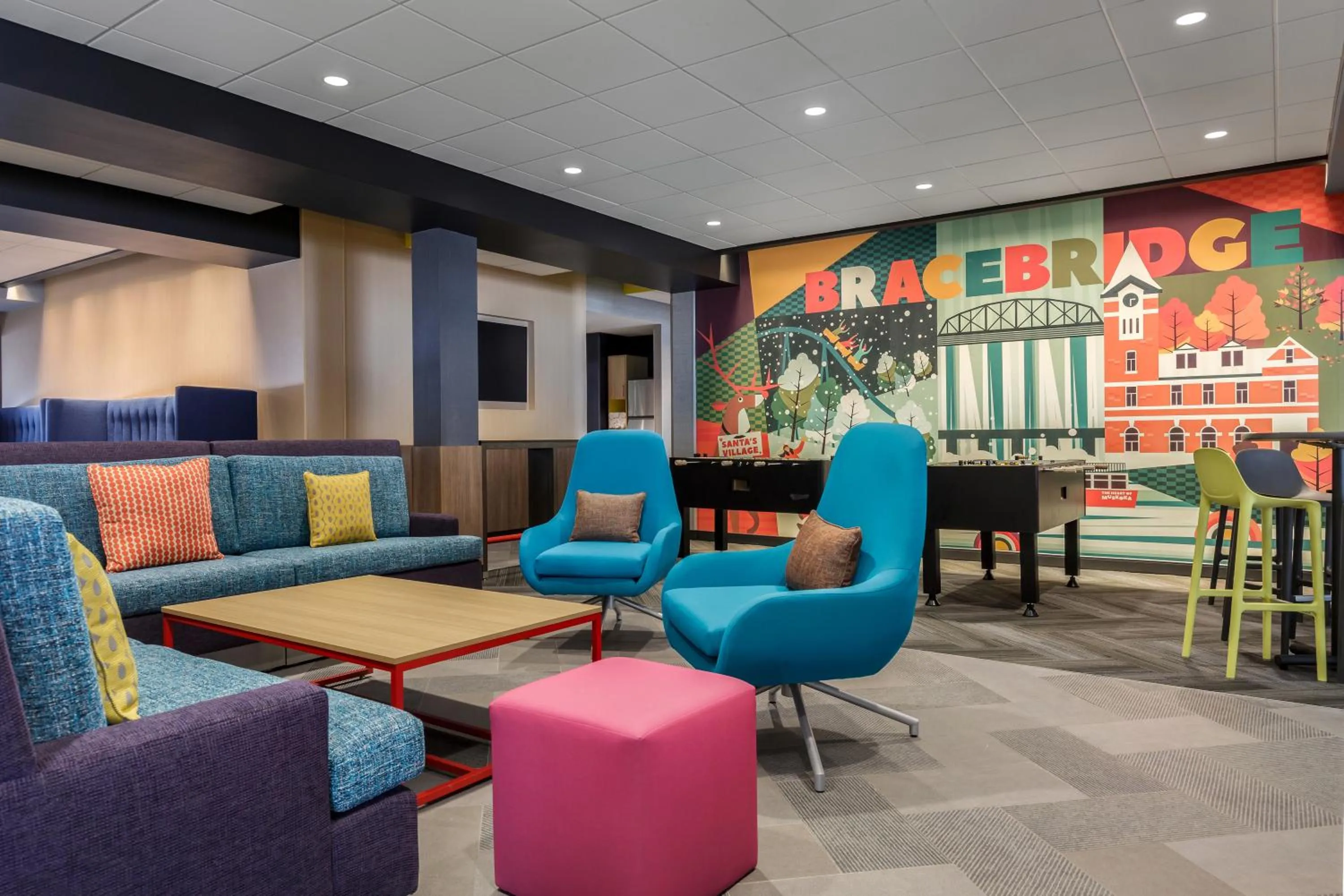 Seating area in Tru By Hilton Bracebridge, On