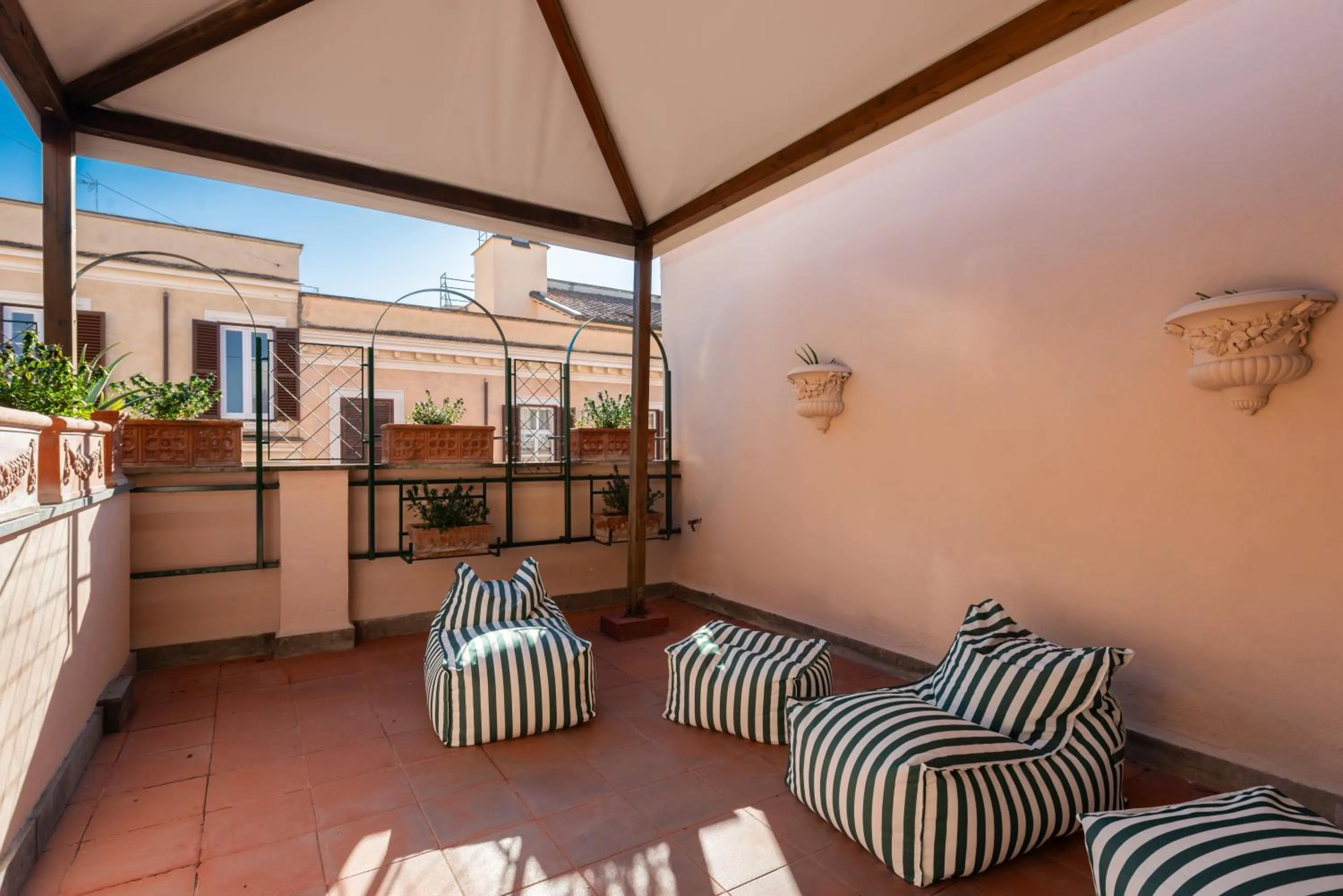 Balcony/Terrace in H77 Apartments - Maison D'Art Collection