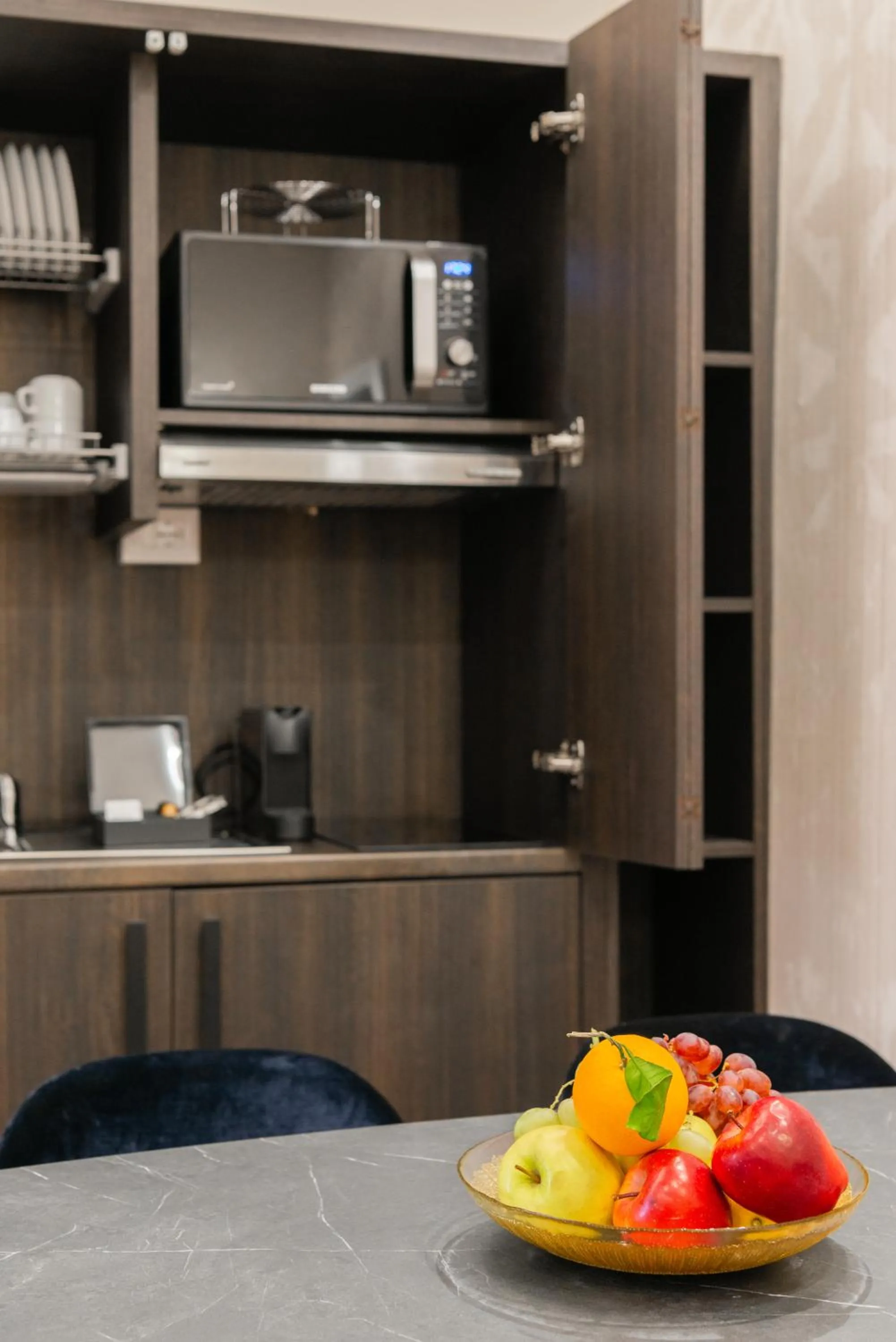 Kitchen or kitchenette in H77 Apartments - Maison D'Art Collection