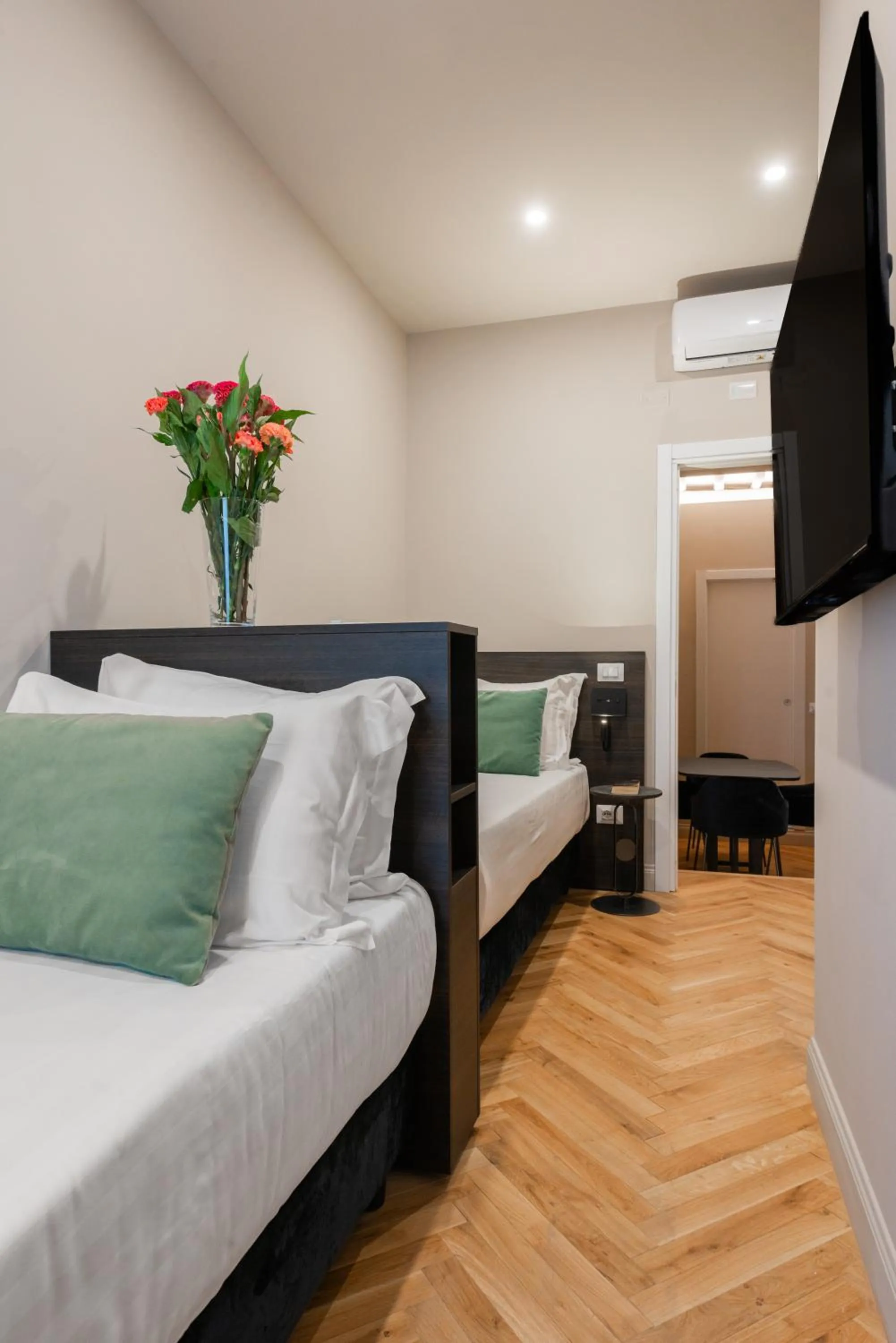 Bed in H77 Apartments - Maison D'Art Collection