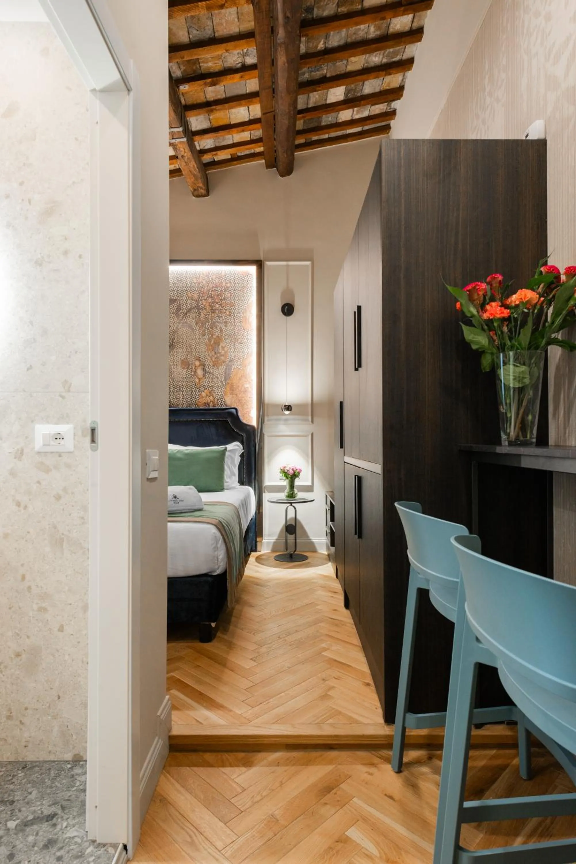 Bed in H77 Apartments - Maison D'Art Collection