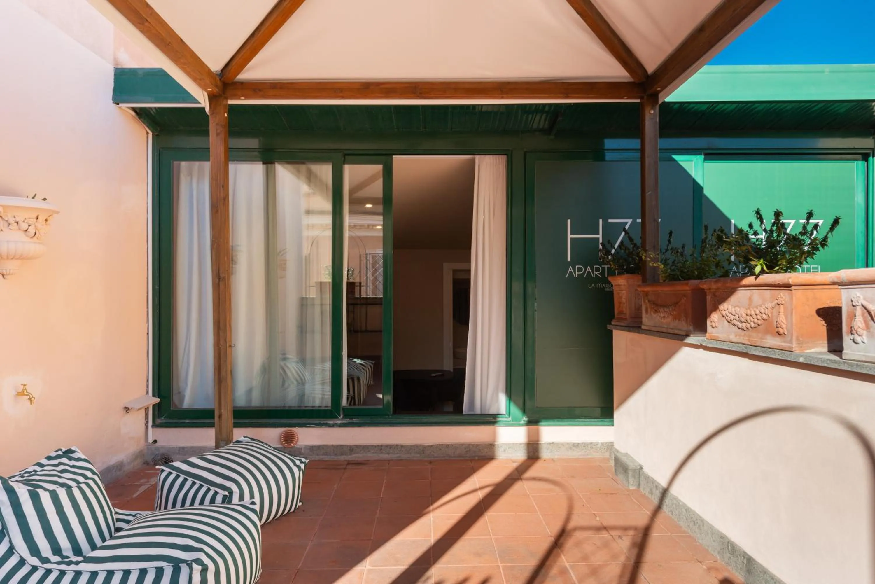Balcony/Terrace in H77 Apartments - Maison D'Art Collection