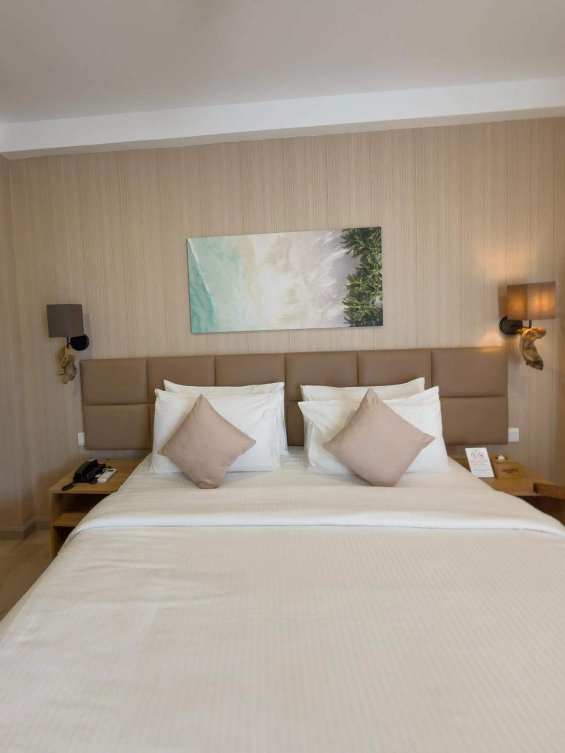 Bed in Cocomo Maldives