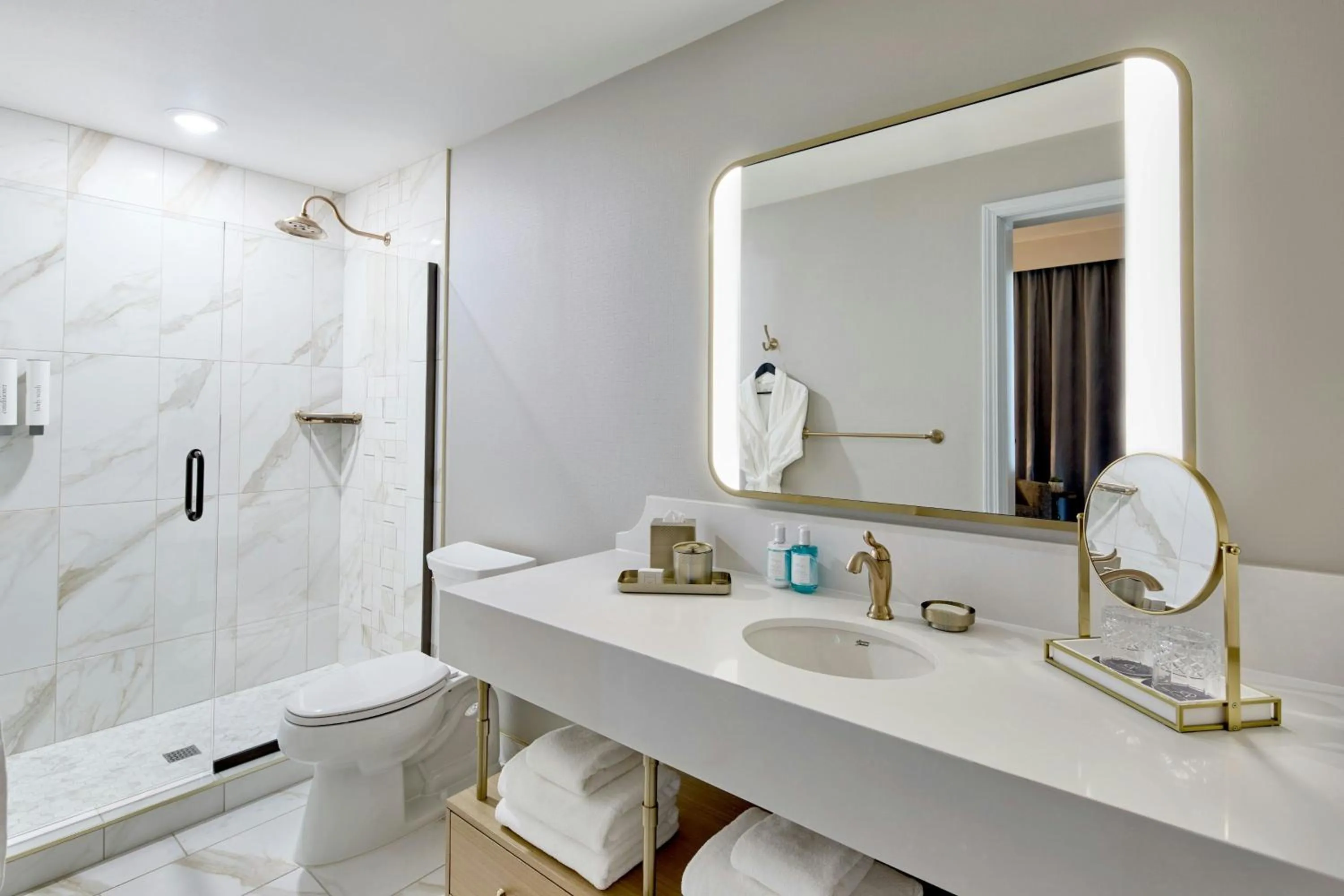 Bathroom in The Olive Ann Hotel, Grand Forks, a Tribute Portfolio Hotel