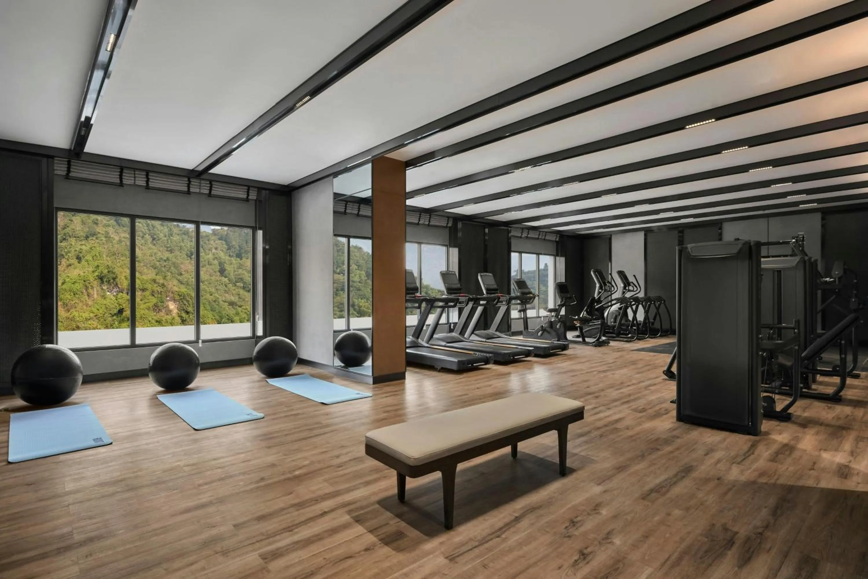 Fitness centre/facilities in Four Points by Sheraton Ha Giang