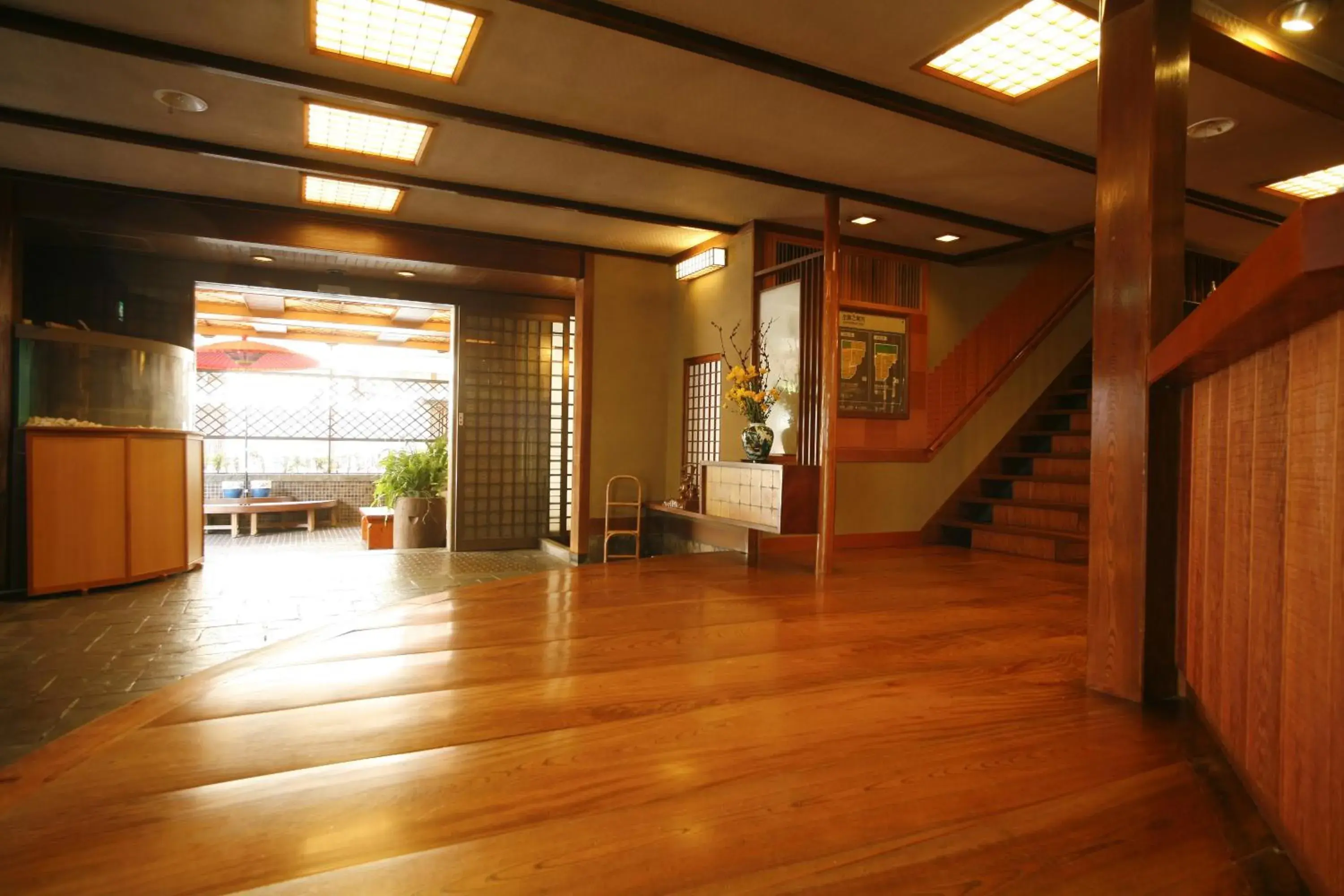 Facade/entrance in Sennennoyu Koman Facade/entrance in Sennennoyu Koman