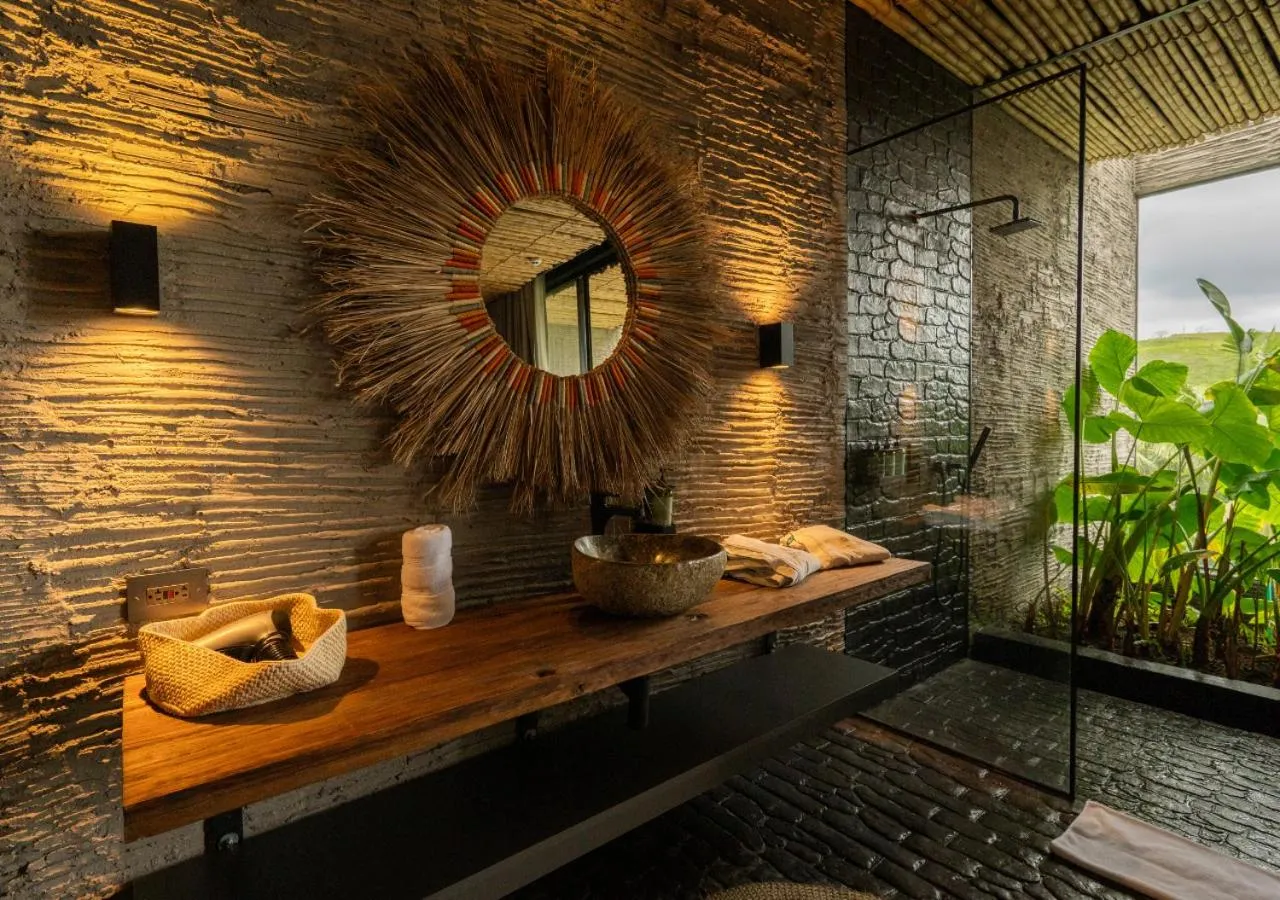 Shower in Hotel Casa Tuirak