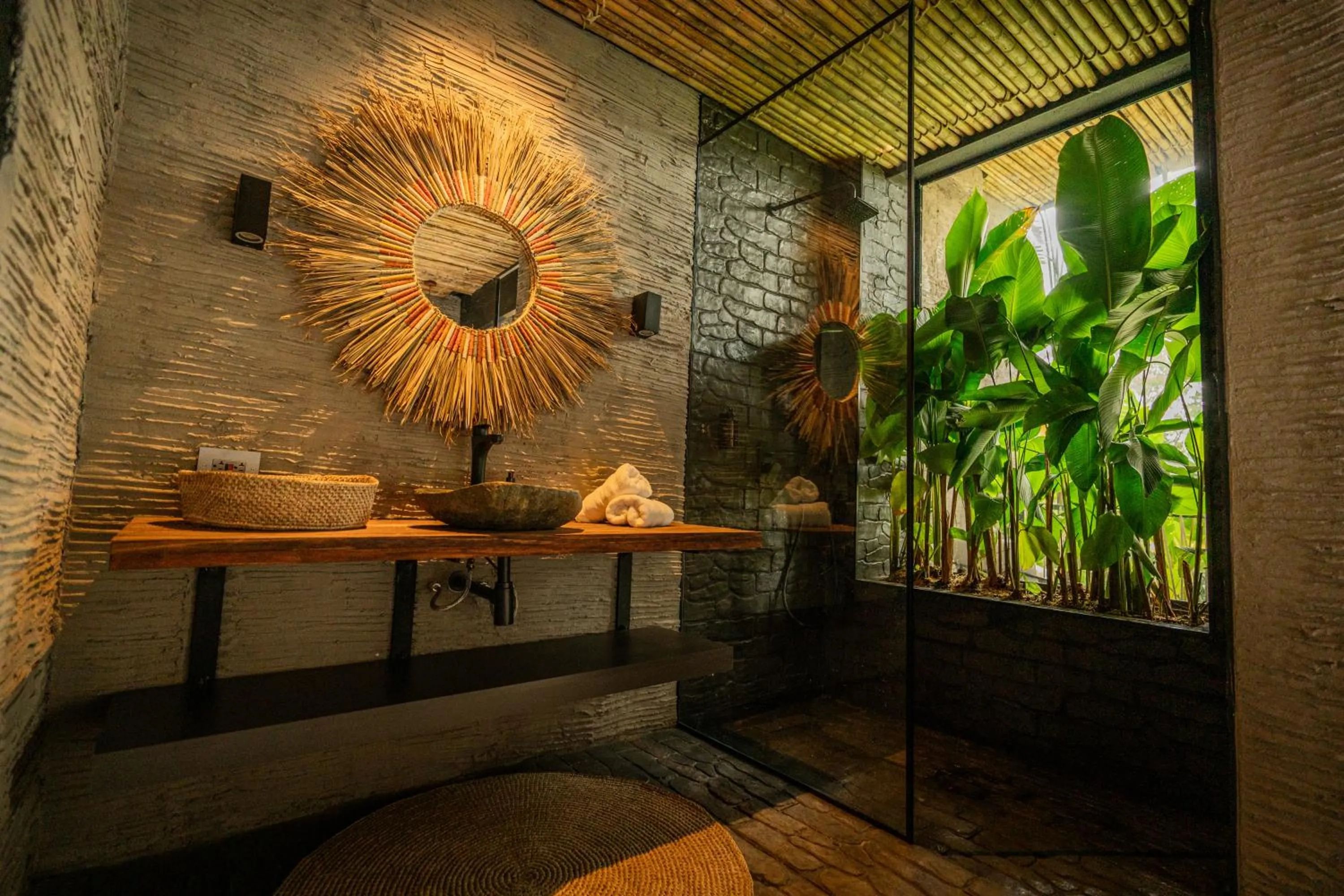 Shower in Hotel Casa Tuirak
