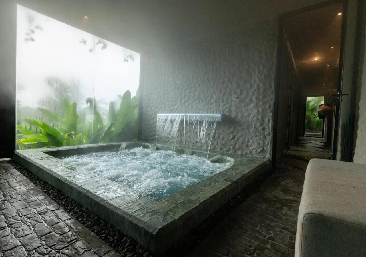 Hot Tub in Hotel Casa Tuirak