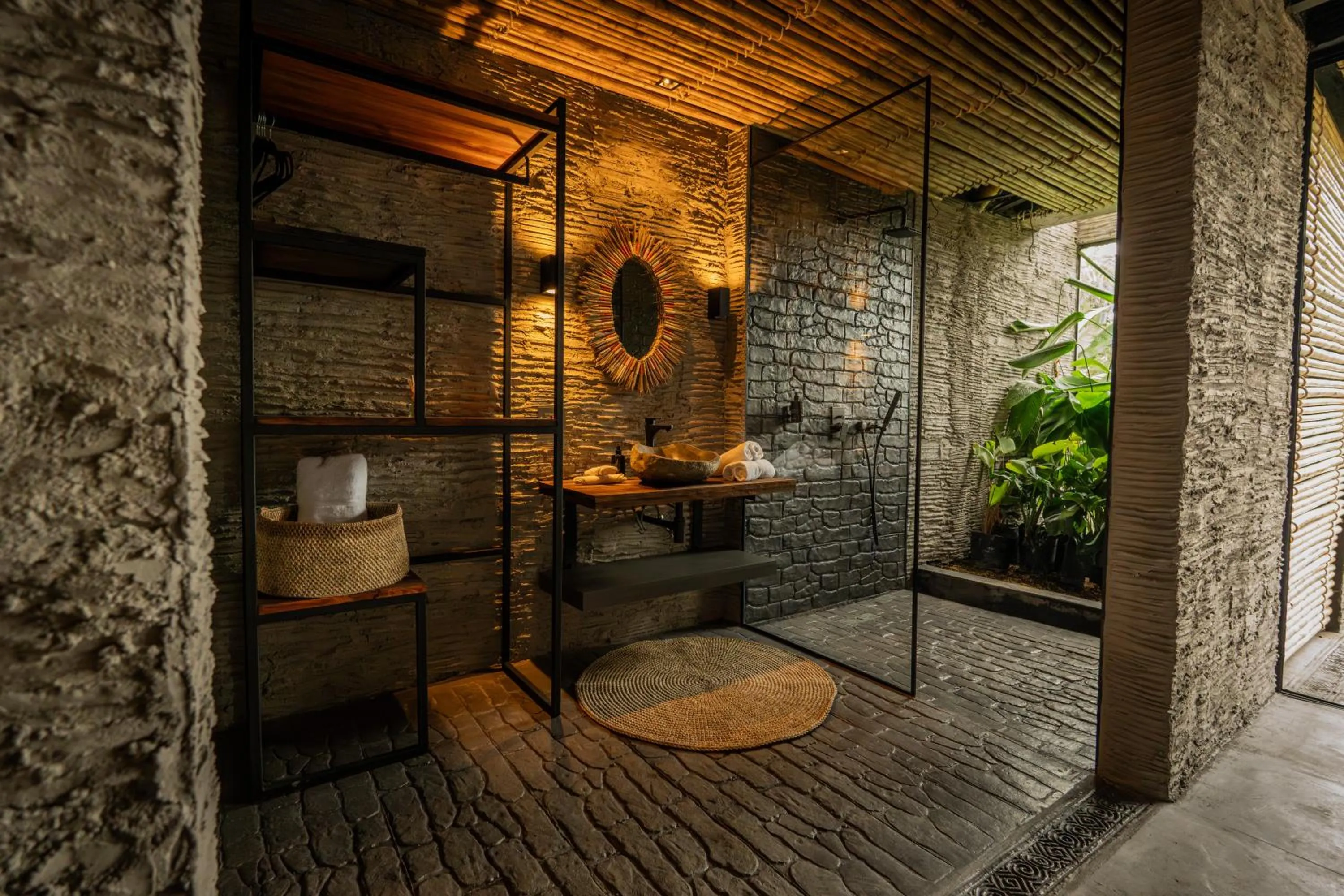 Shower in Hotel Casa Tuirak