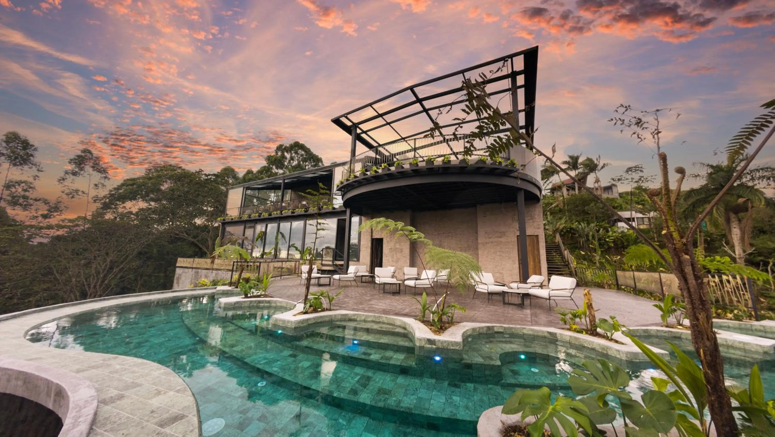 Swimming pool in Hotel Casa Tuirak