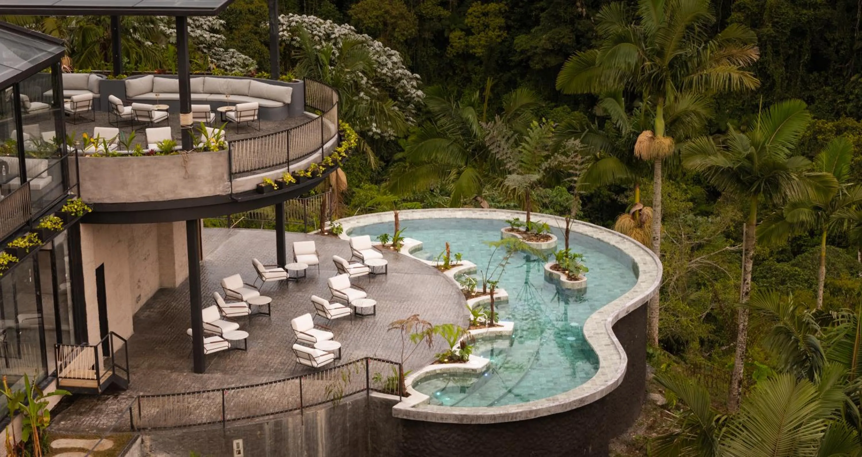 Swimming pool in Hotel Casa Tuirak