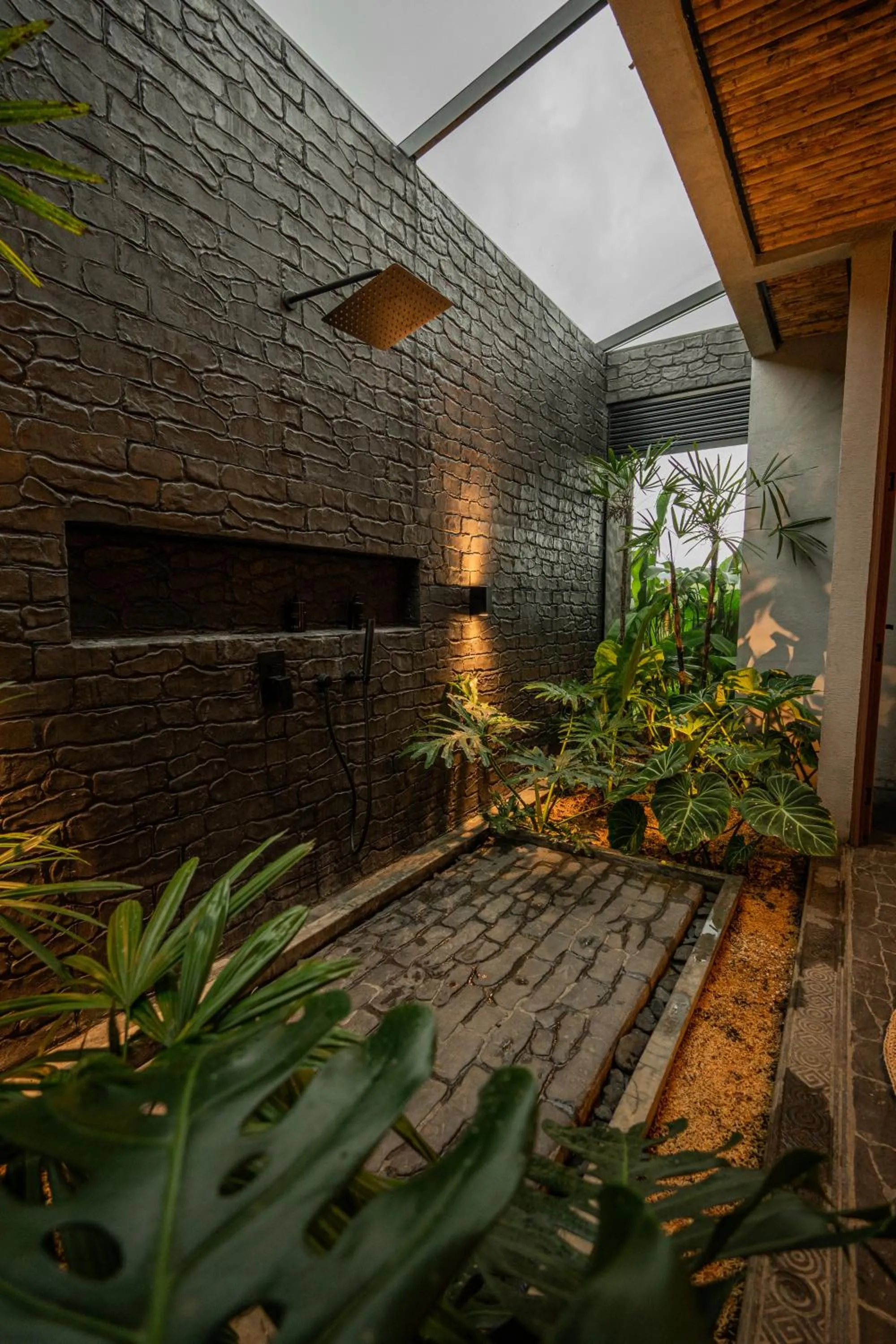 Shower in Hotel Casa Tuirak