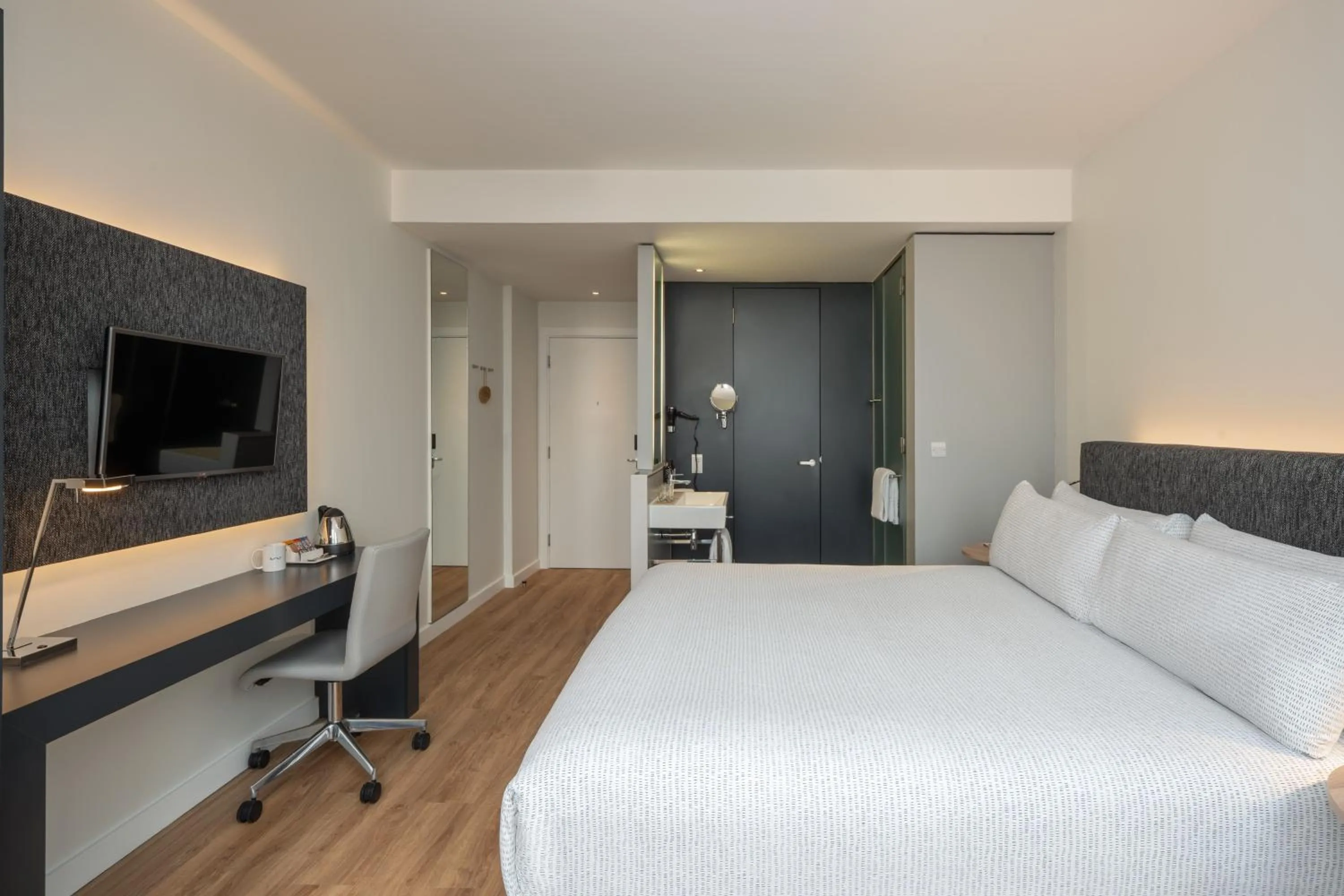 Bedroom, Bed in INNSiDE by Meliá Manchester