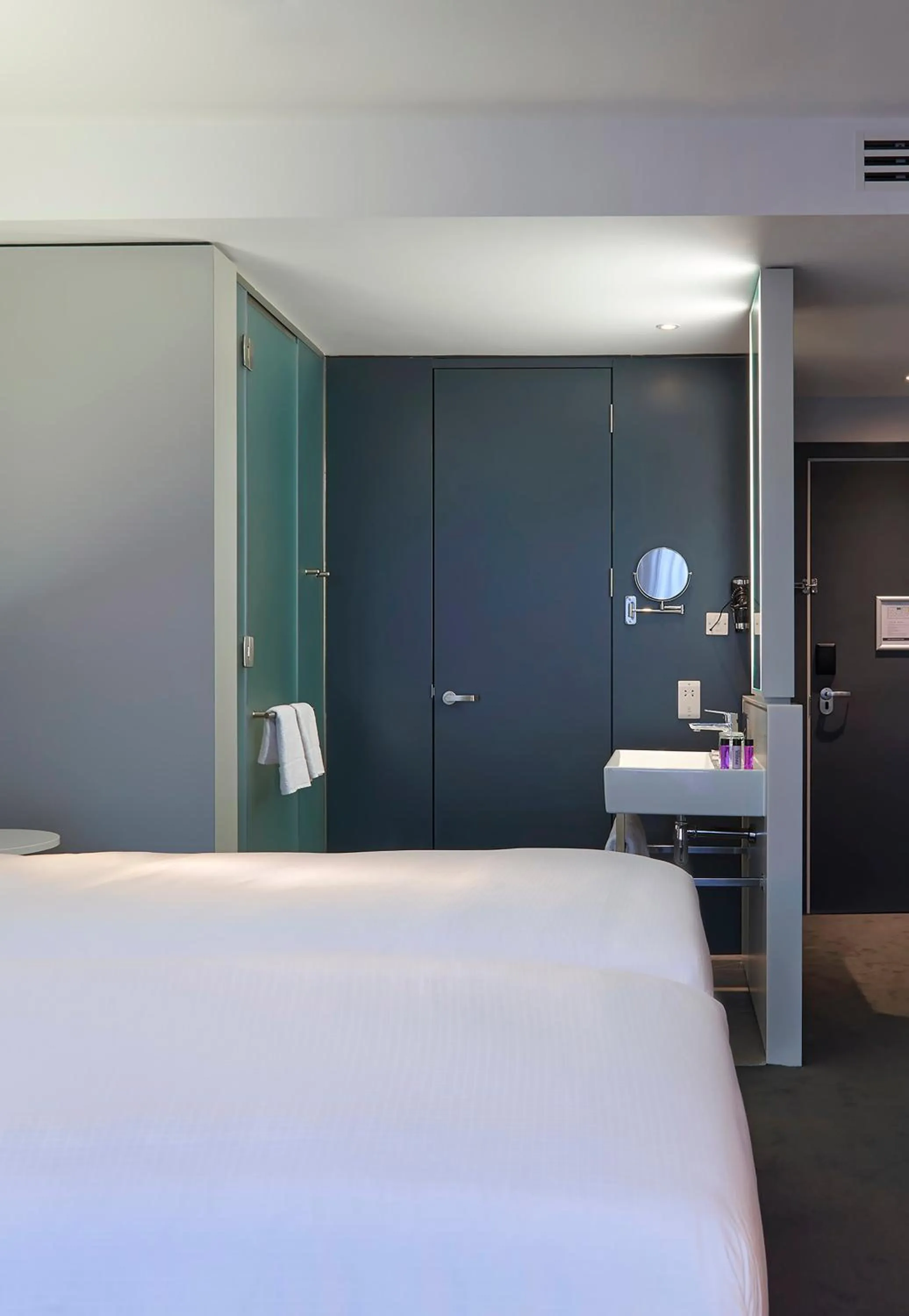 Bedroom, Bed in INNSiDE by Meliá Manchester