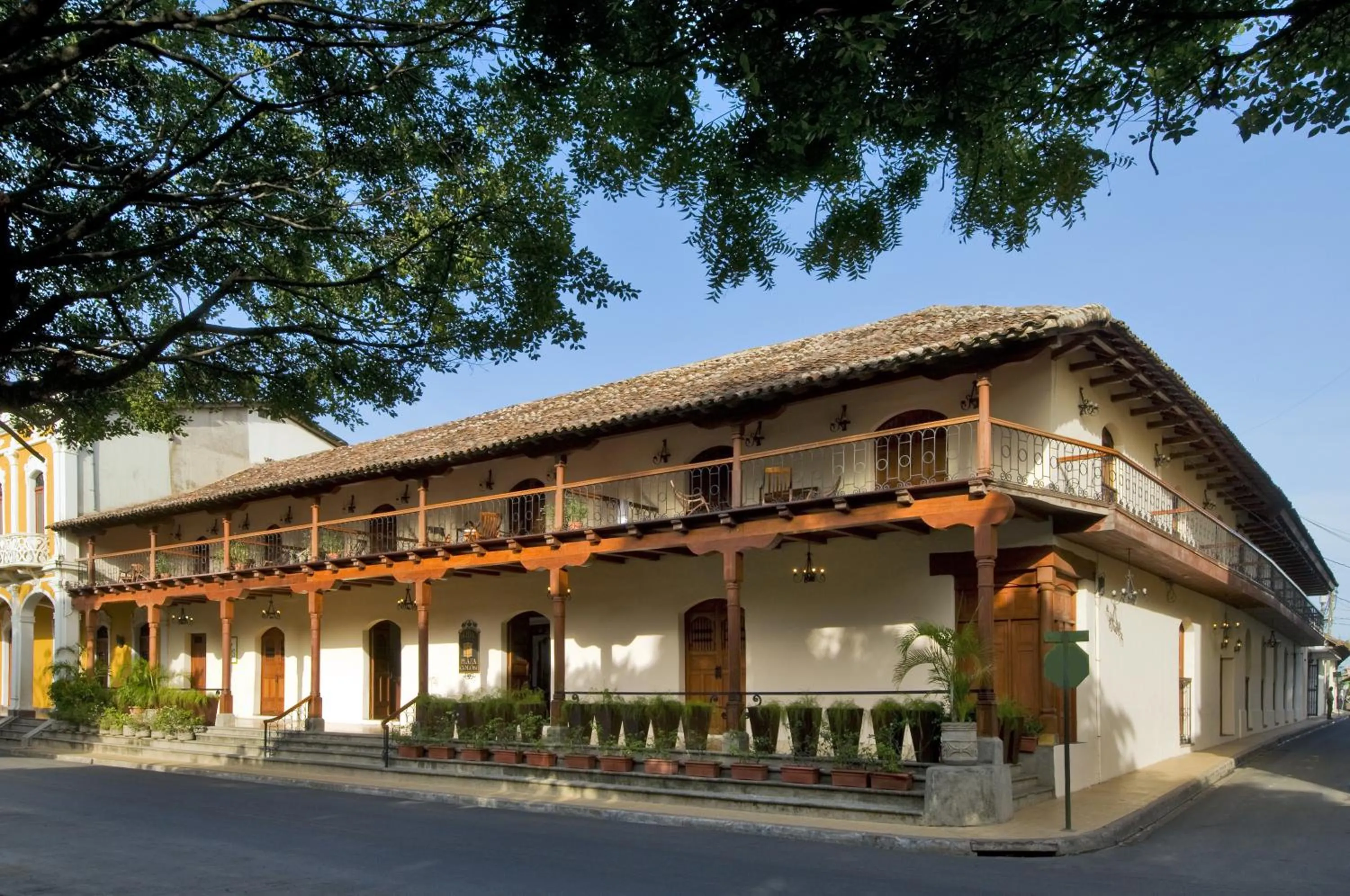 Property building in Hotel Plaza Colon - Granada Nicaragua