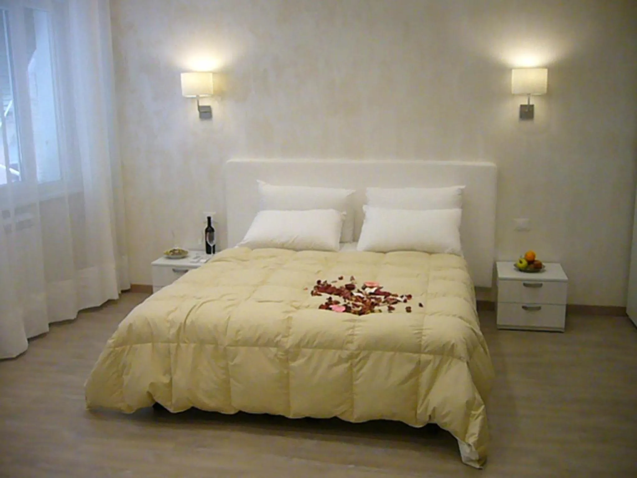 Photo of the whole room, Bed in Grignetti Bed