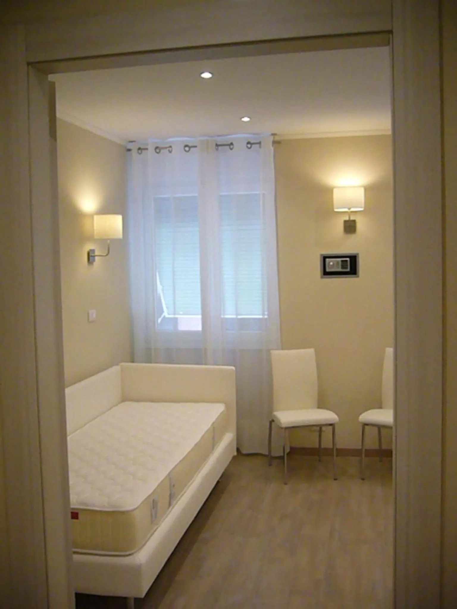 Photo of the whole room, Bed in Grignetti Bed