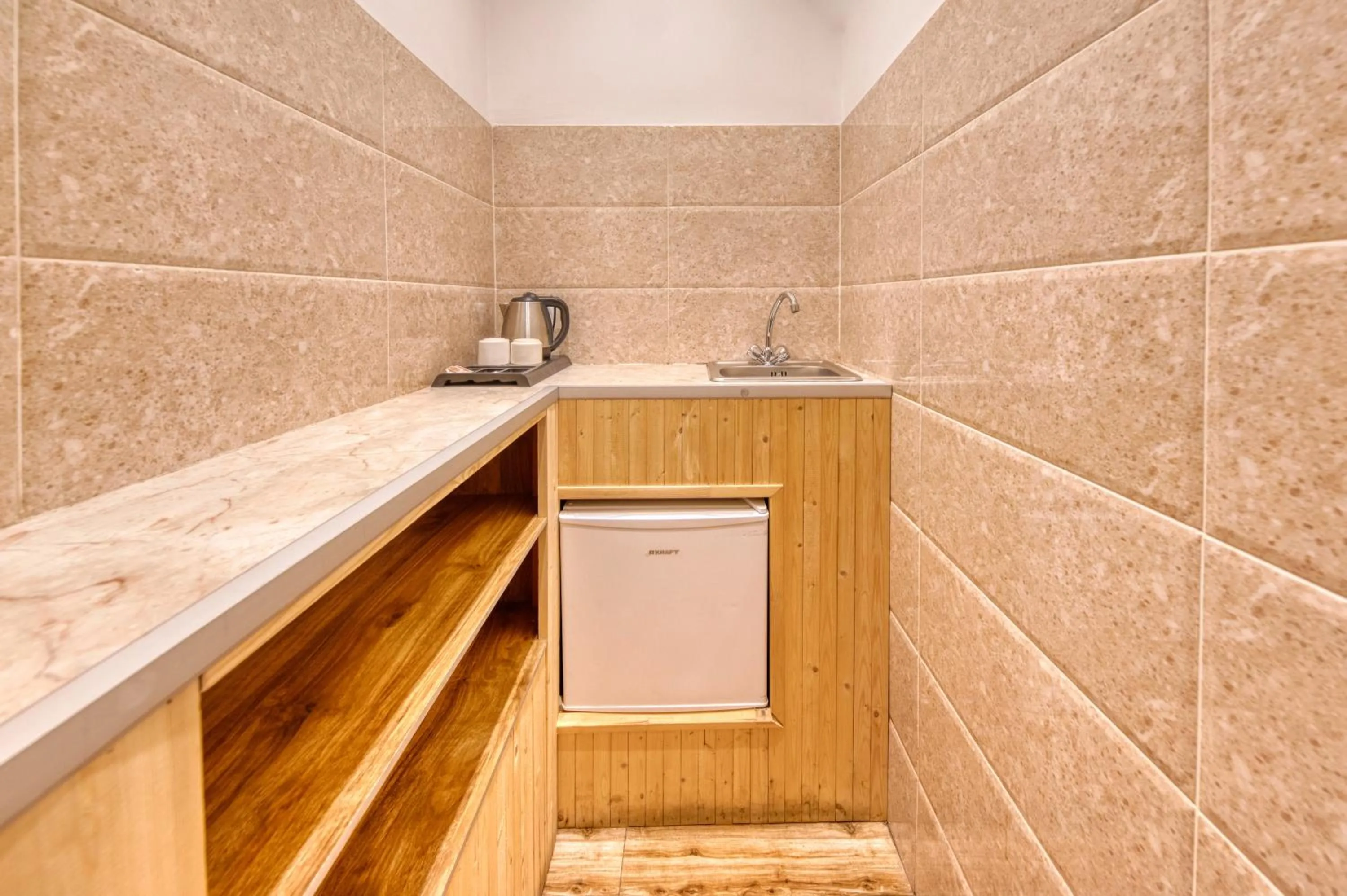 Kitchen or kitchenette in Aleppo Hotel