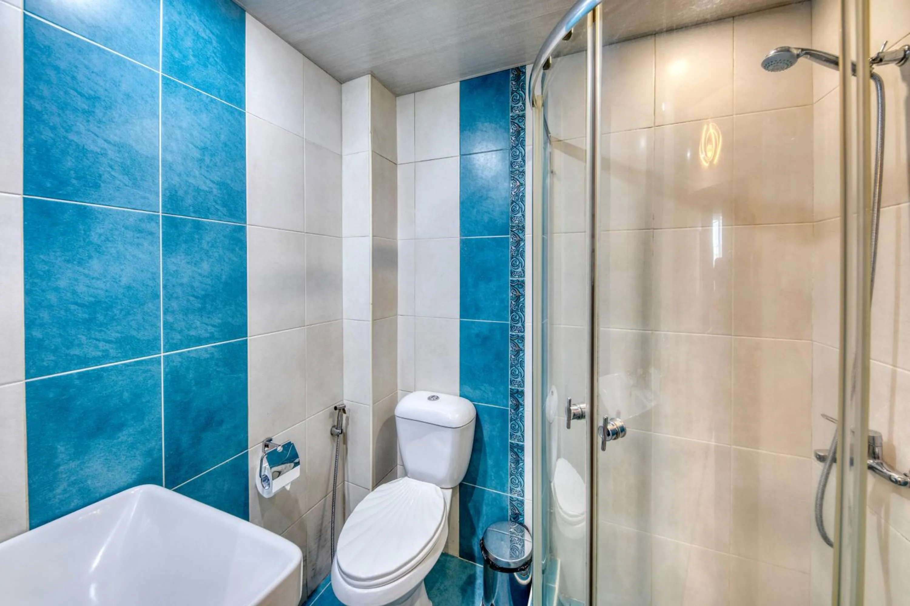 Shower in Aleppo Hotel