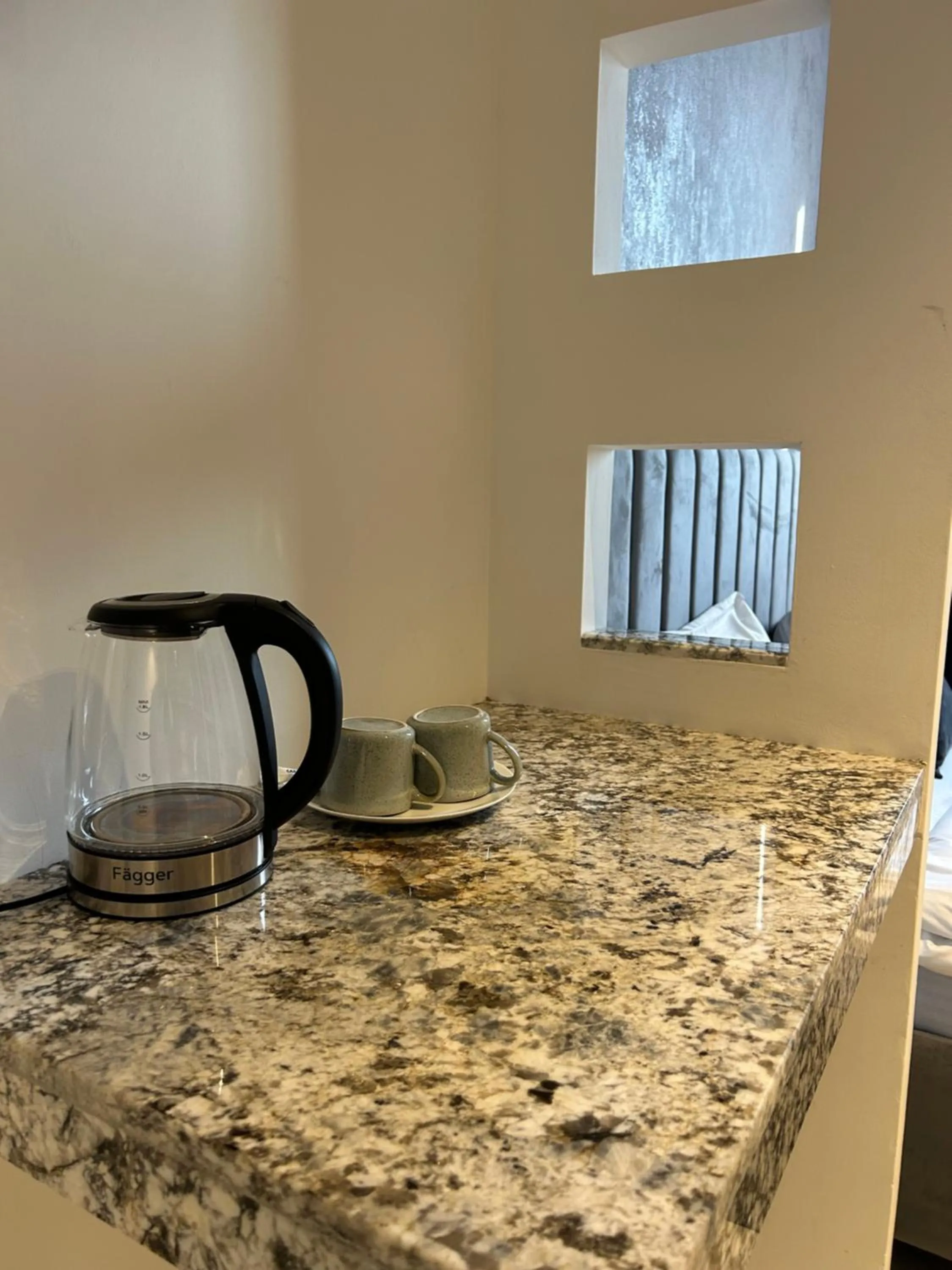 Coffee/tea facilities in Aleppo Hotel