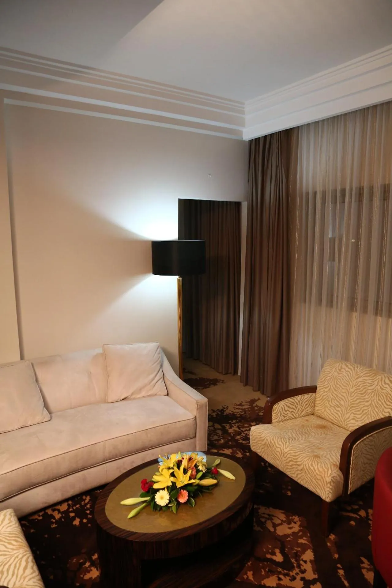 Living room in Hôtel Fleur de Lys Plateau