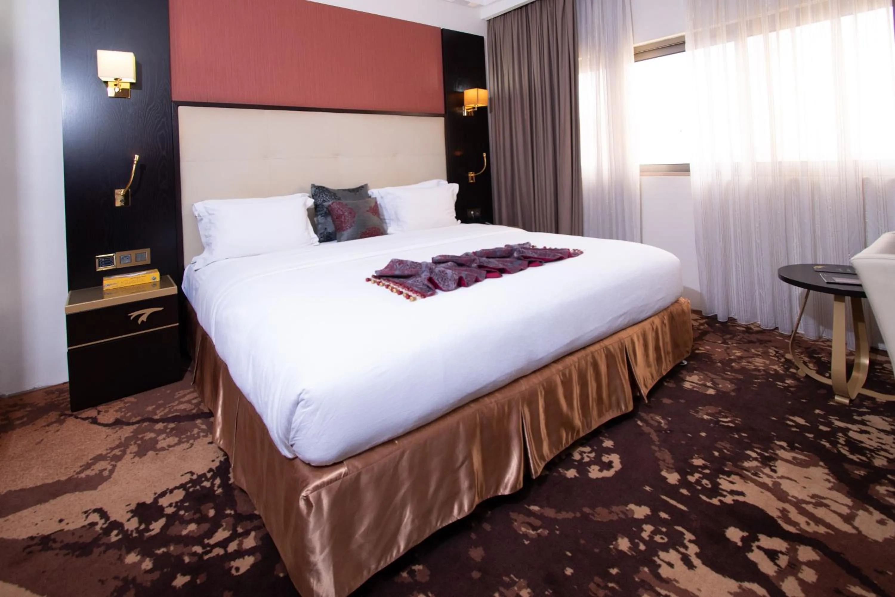 Bed in Hôtel Fleur de Lys Plateau