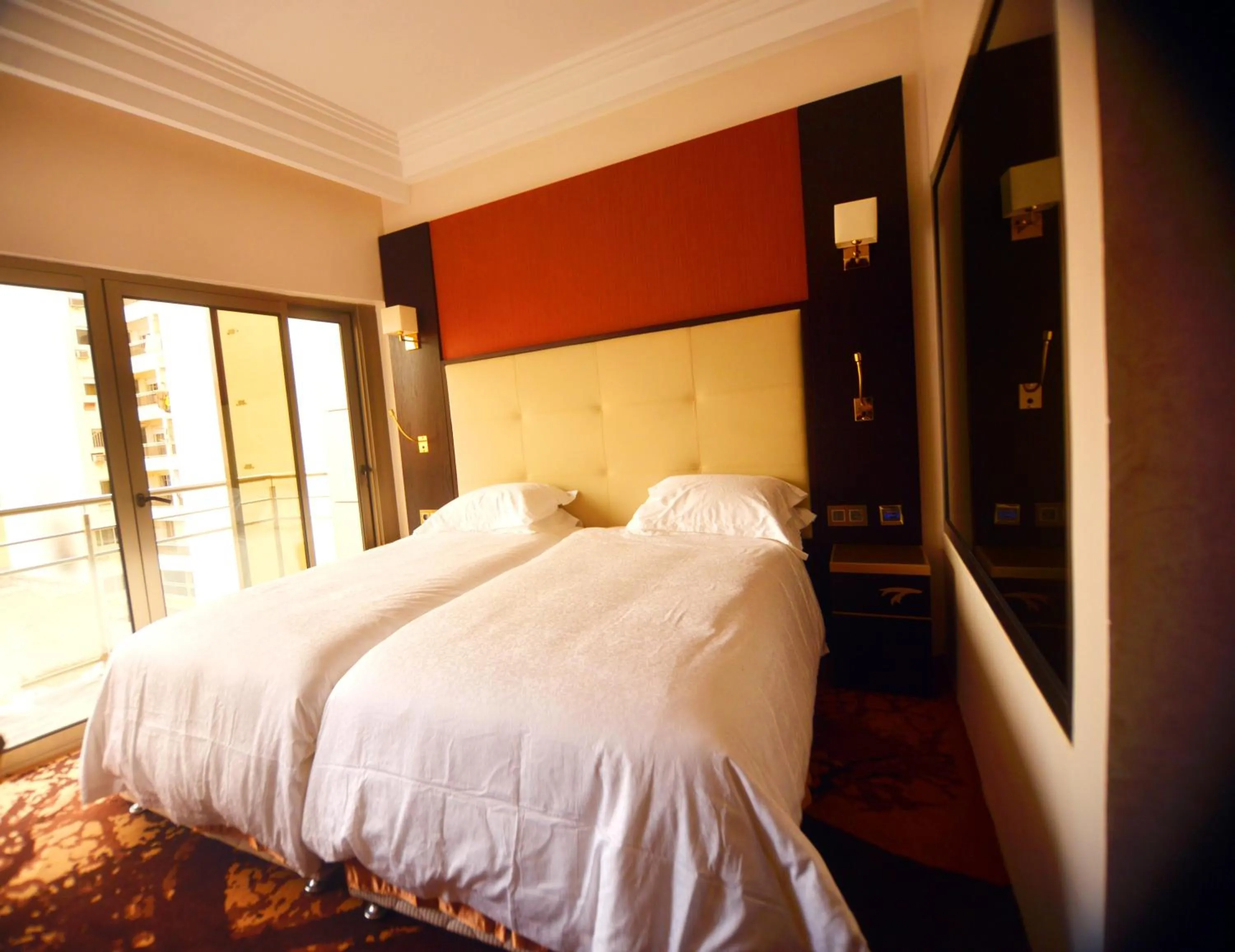 Bedroom, Bed in Hôtel Fleur de Lys Plateau