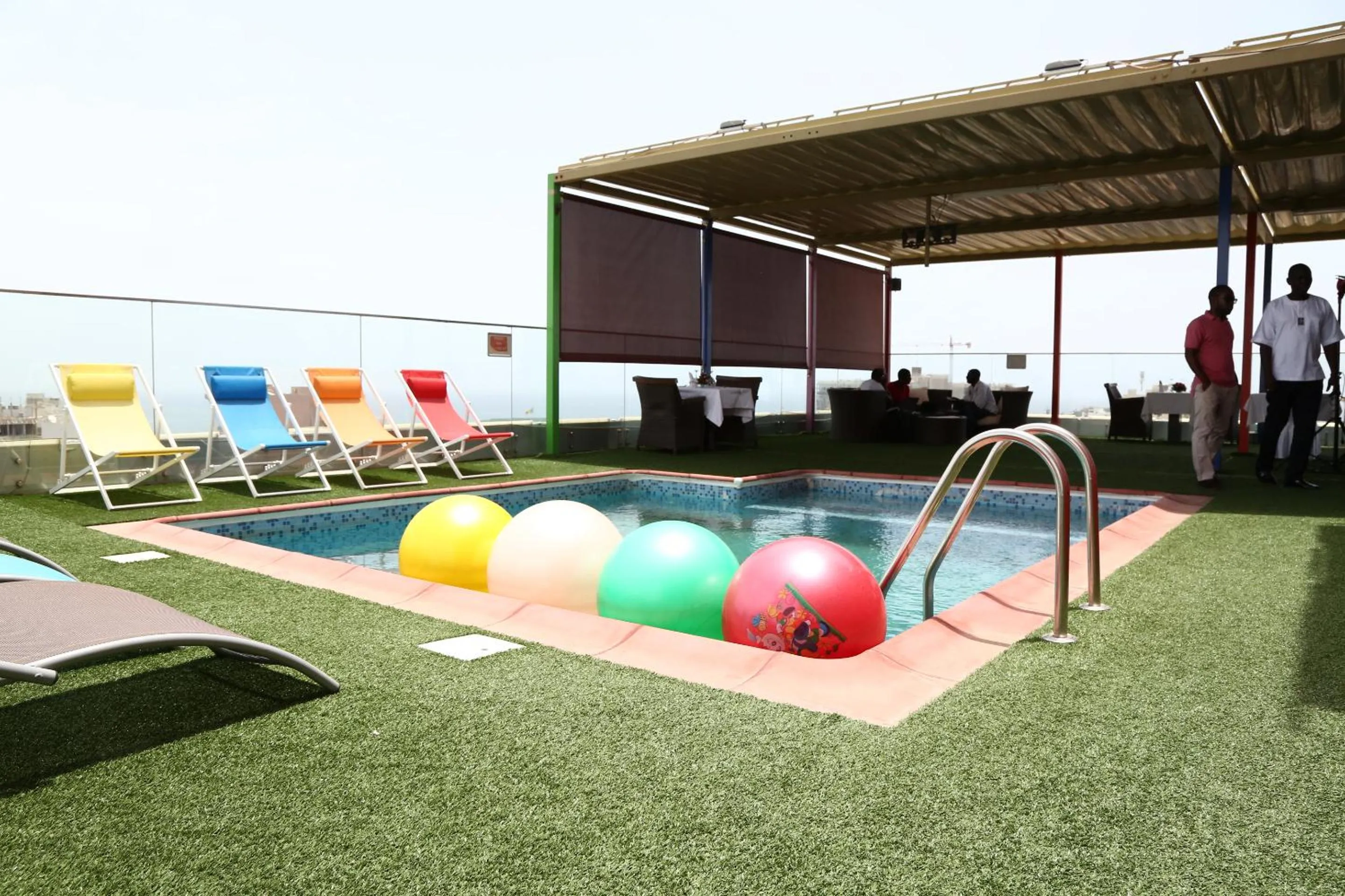 Swimming pool in Hôtel Fleur de Lys Plateau