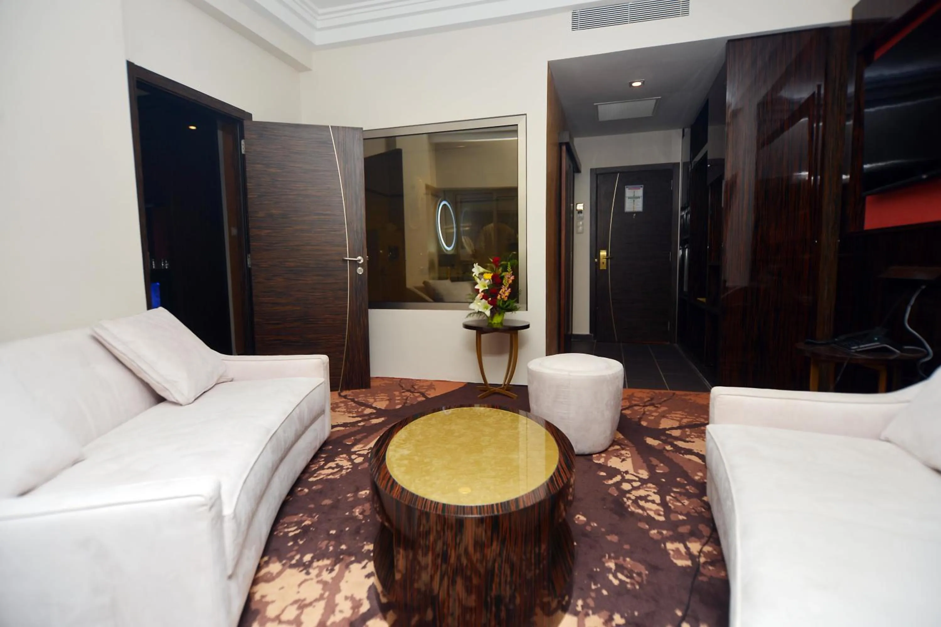 Living room in Hôtel Fleur de Lys Plateau