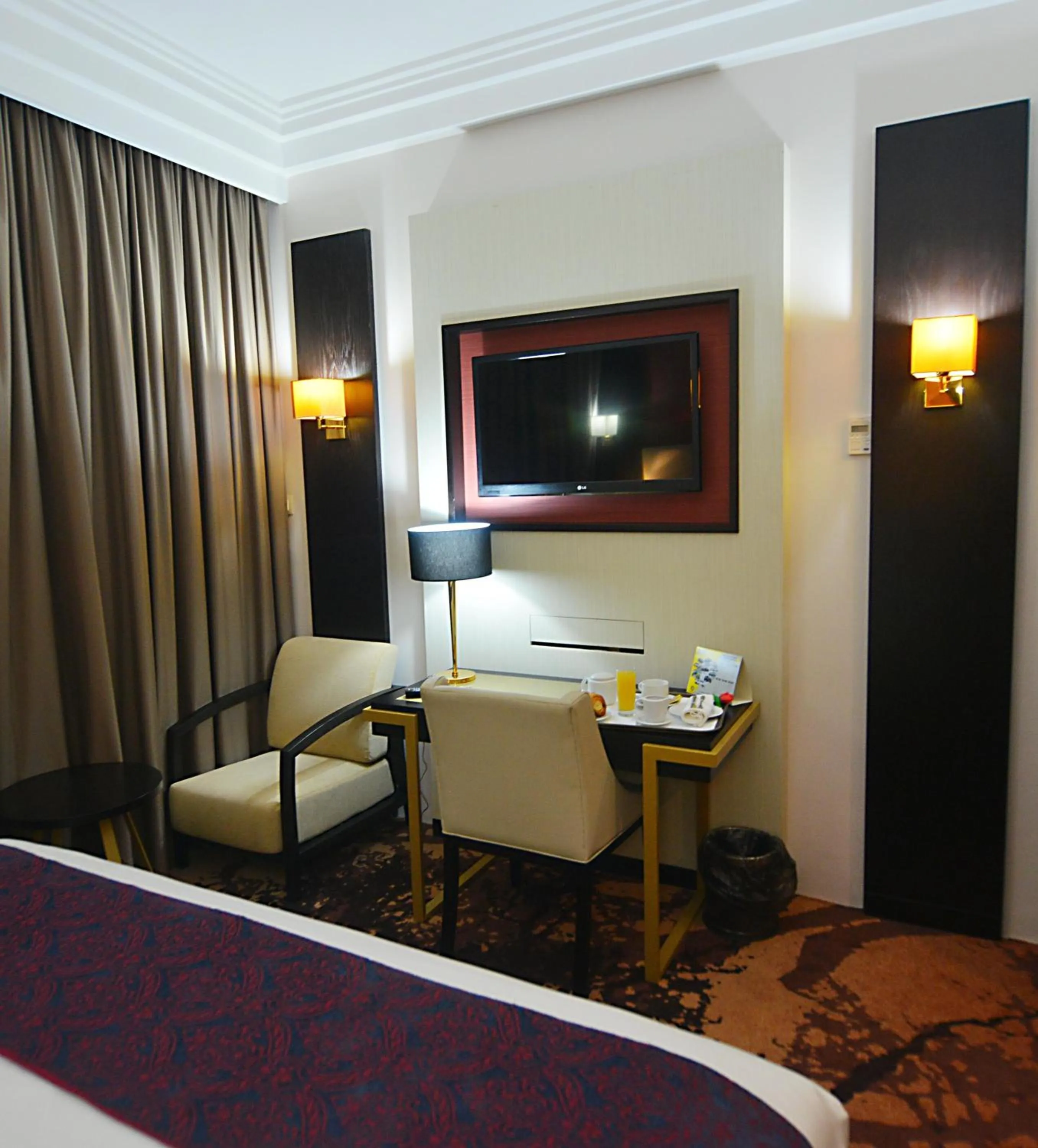Seating area in Hôtel Fleur de Lys Plateau